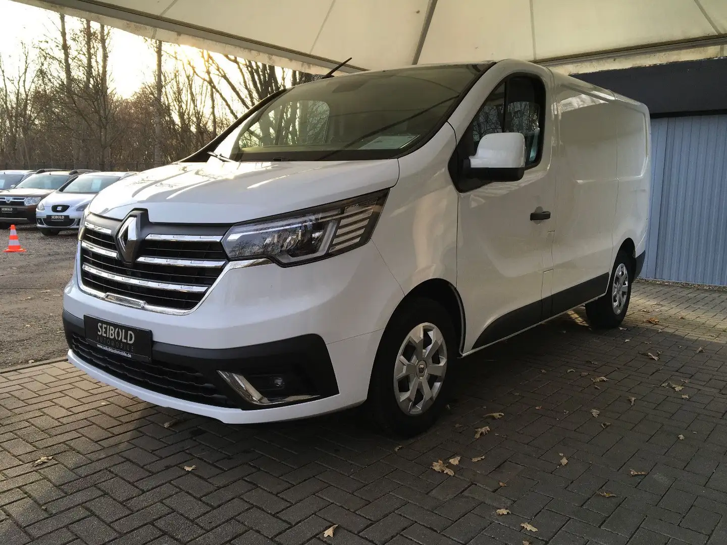 Renault Trafic Kasten L1H1 3,0t dCi 150 Komfort Autom Weiß - 1