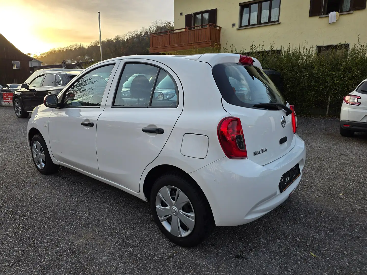 Nissan Micra Visia First TÜV NEU Weiß - 2