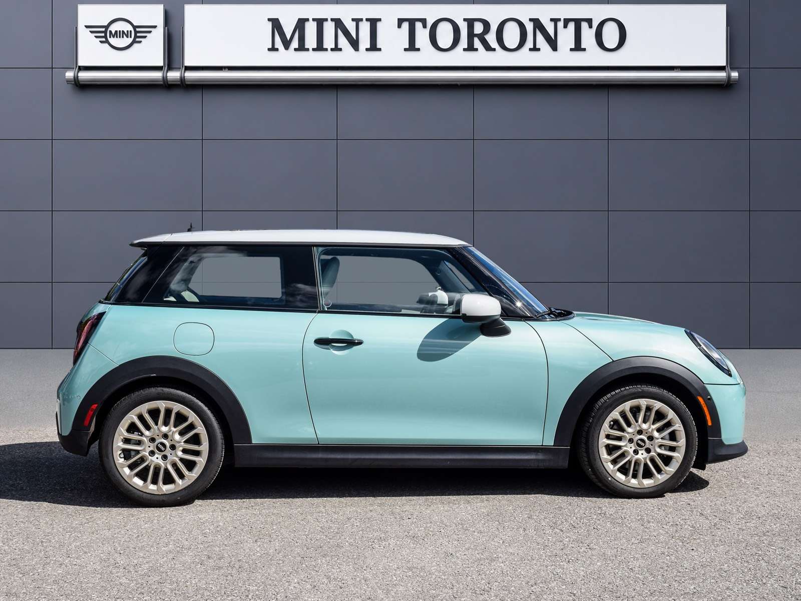 2026 MINI 3 Door C | CPO | Premier+ | Adptv Susp | Power Seats — снимка 3