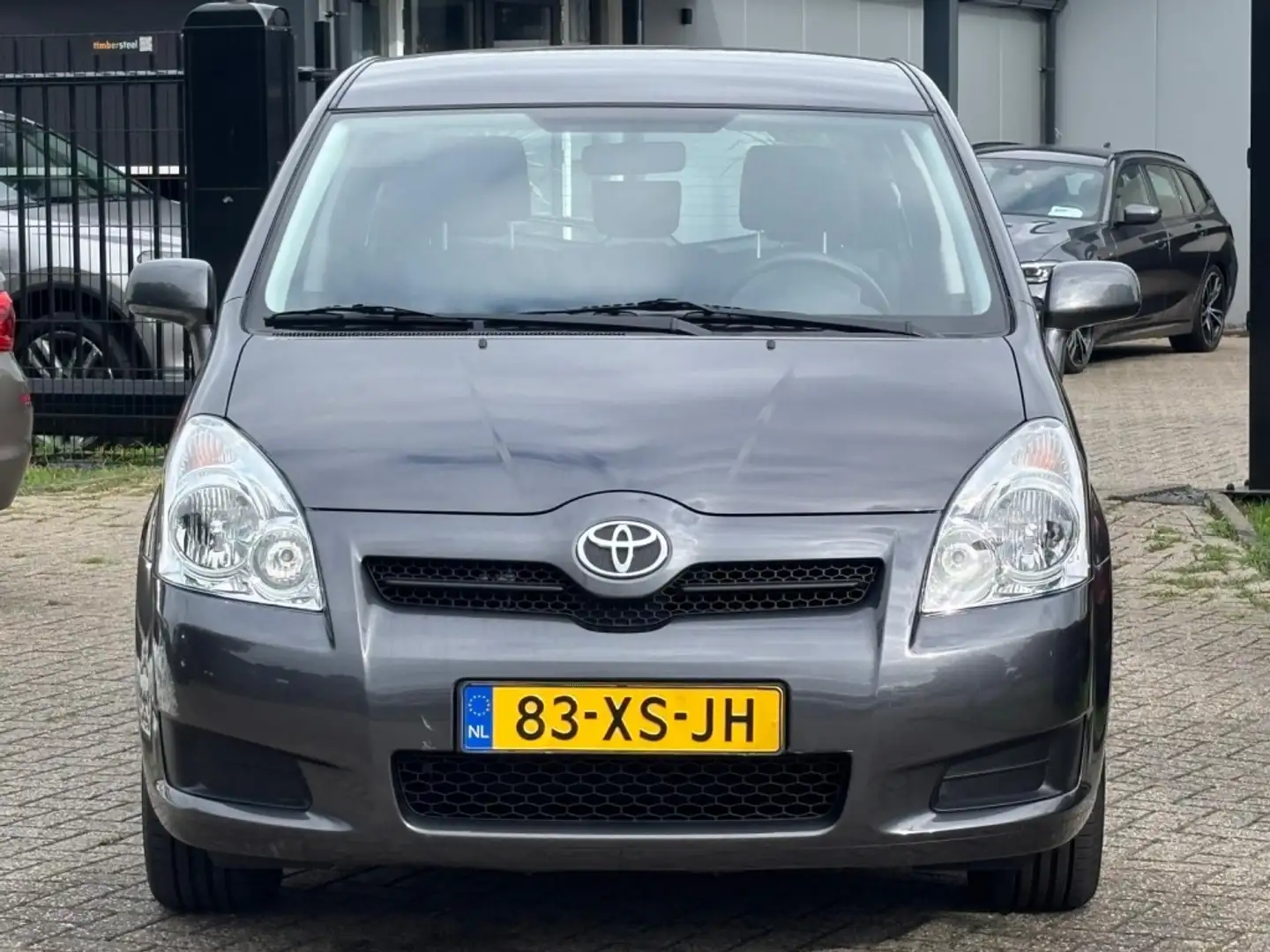 Toyota Corolla Verso 1.6 VVTI Benzine 48.000 KM 1E Eigenaar Youngtimer Grijs - 2