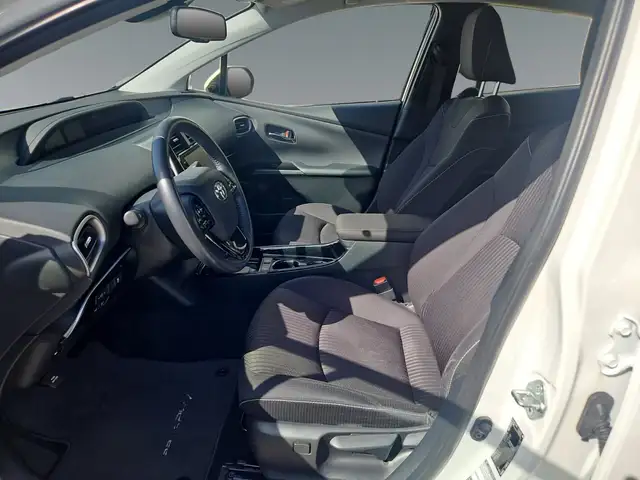 Toyota Prius view 10