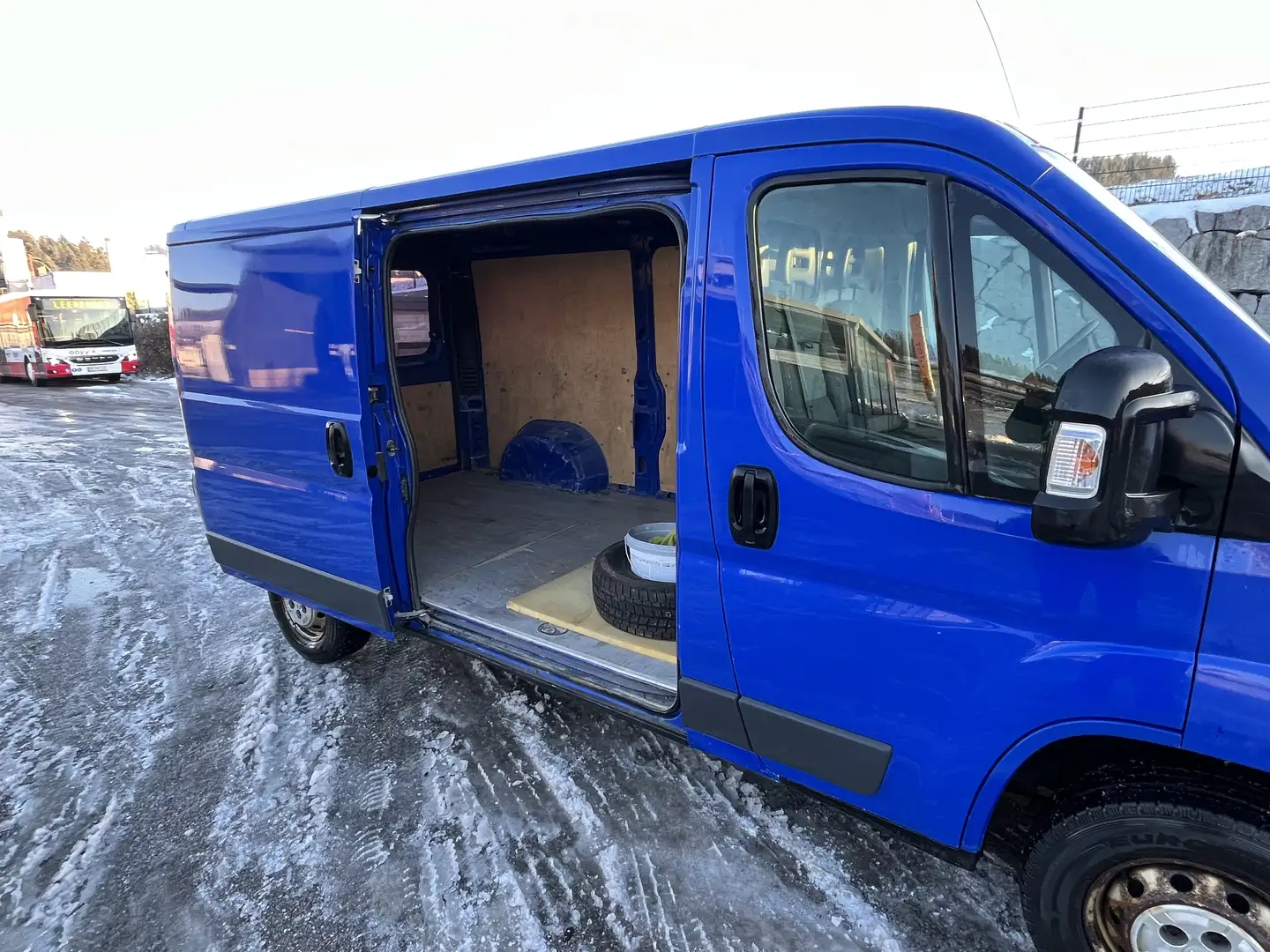 Peugeot Boxer Blau - 2