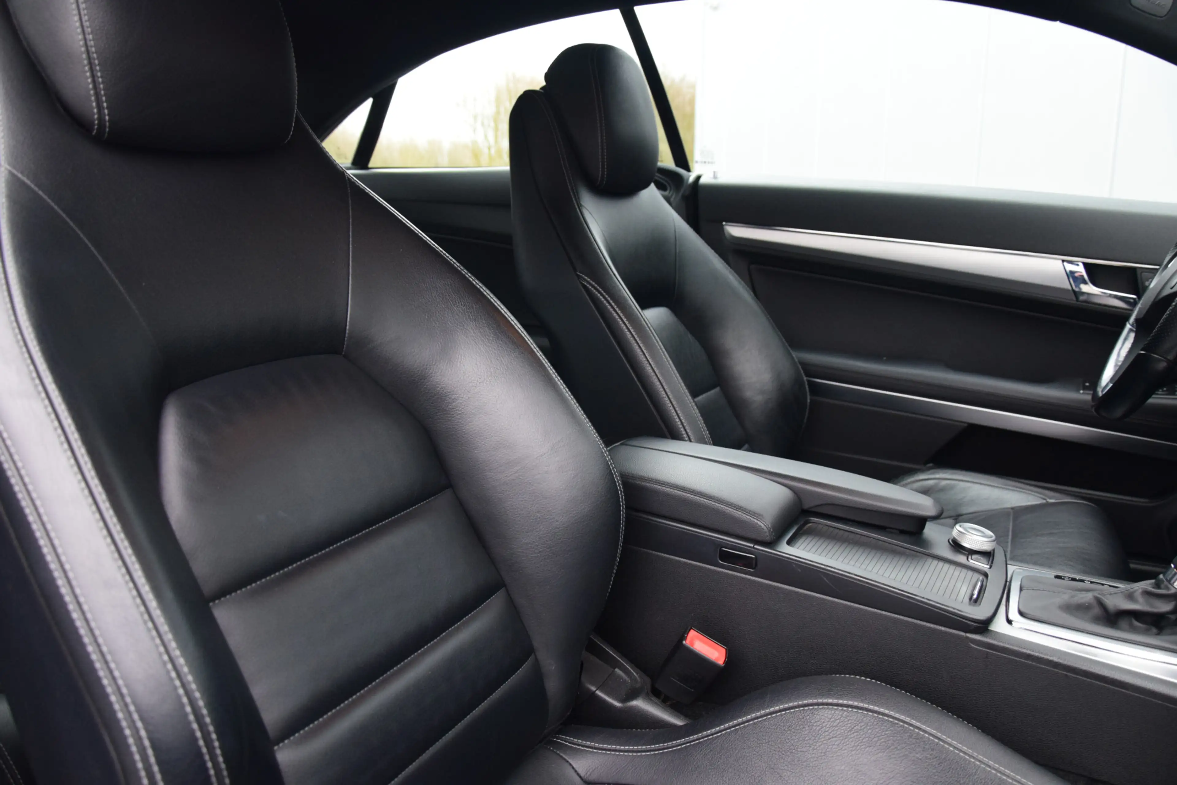 Mercedes-Benz E 250 Coupé CGI Elegance Bi-Xenon Leer/Verwarmd Navi Pdc — photo 2