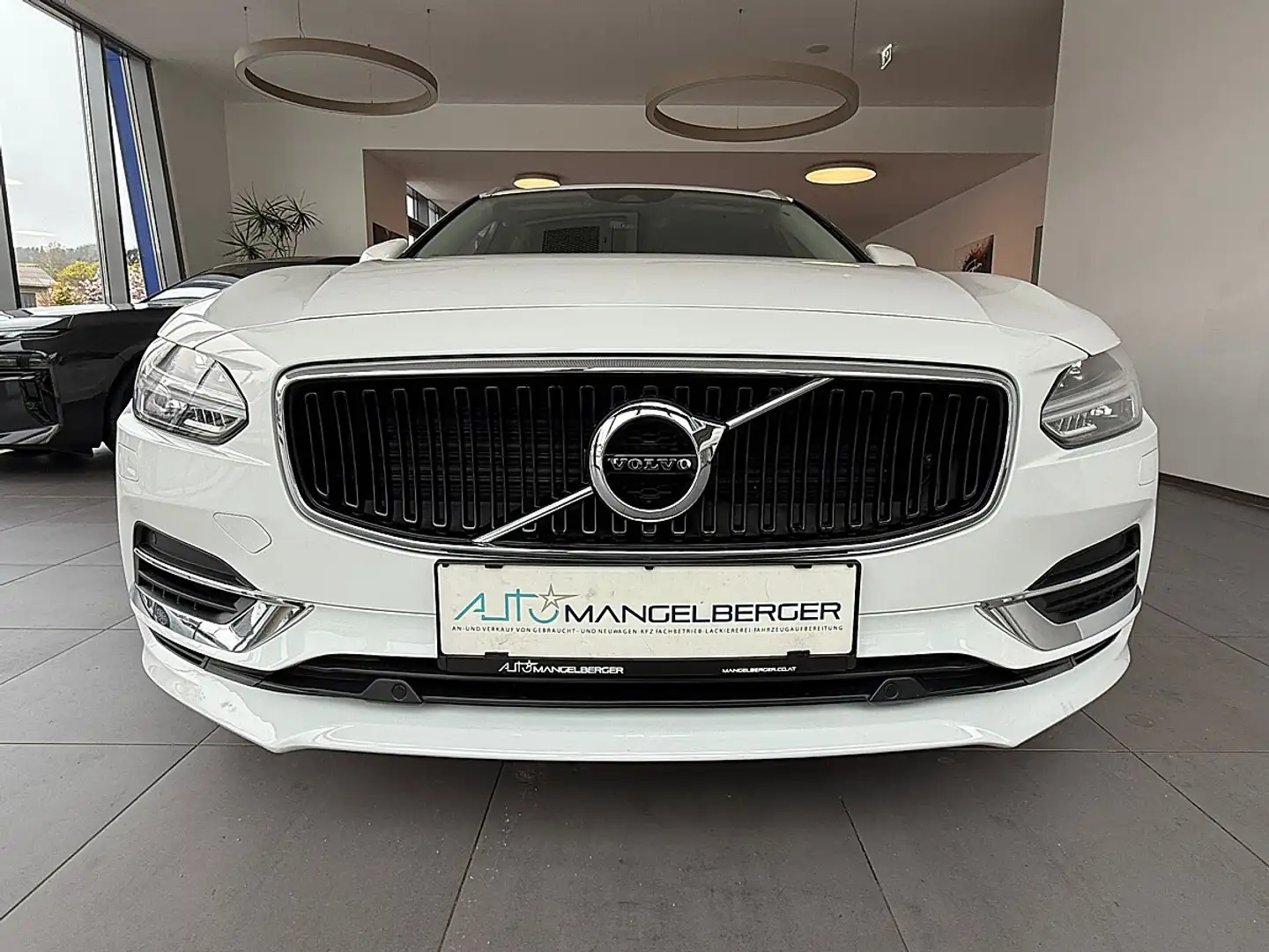Volvo V90 T8 Twin Engine PHEV Momentum, Anhängevorr, Busi... Weiß - 2