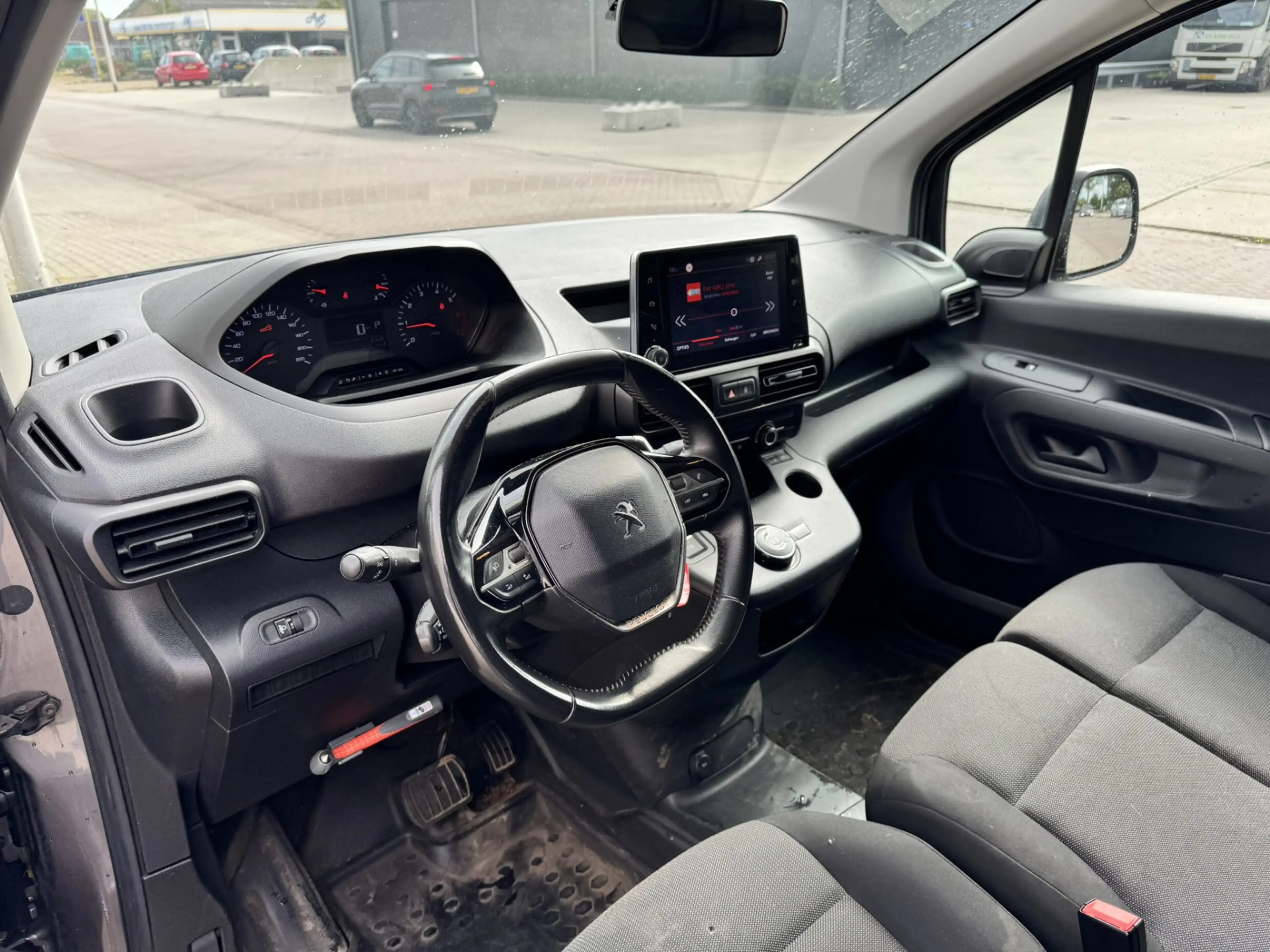 Peugeot Partner 1.5 BlueHDI Premium*Navi*Camera*EXPORT* — photo 4