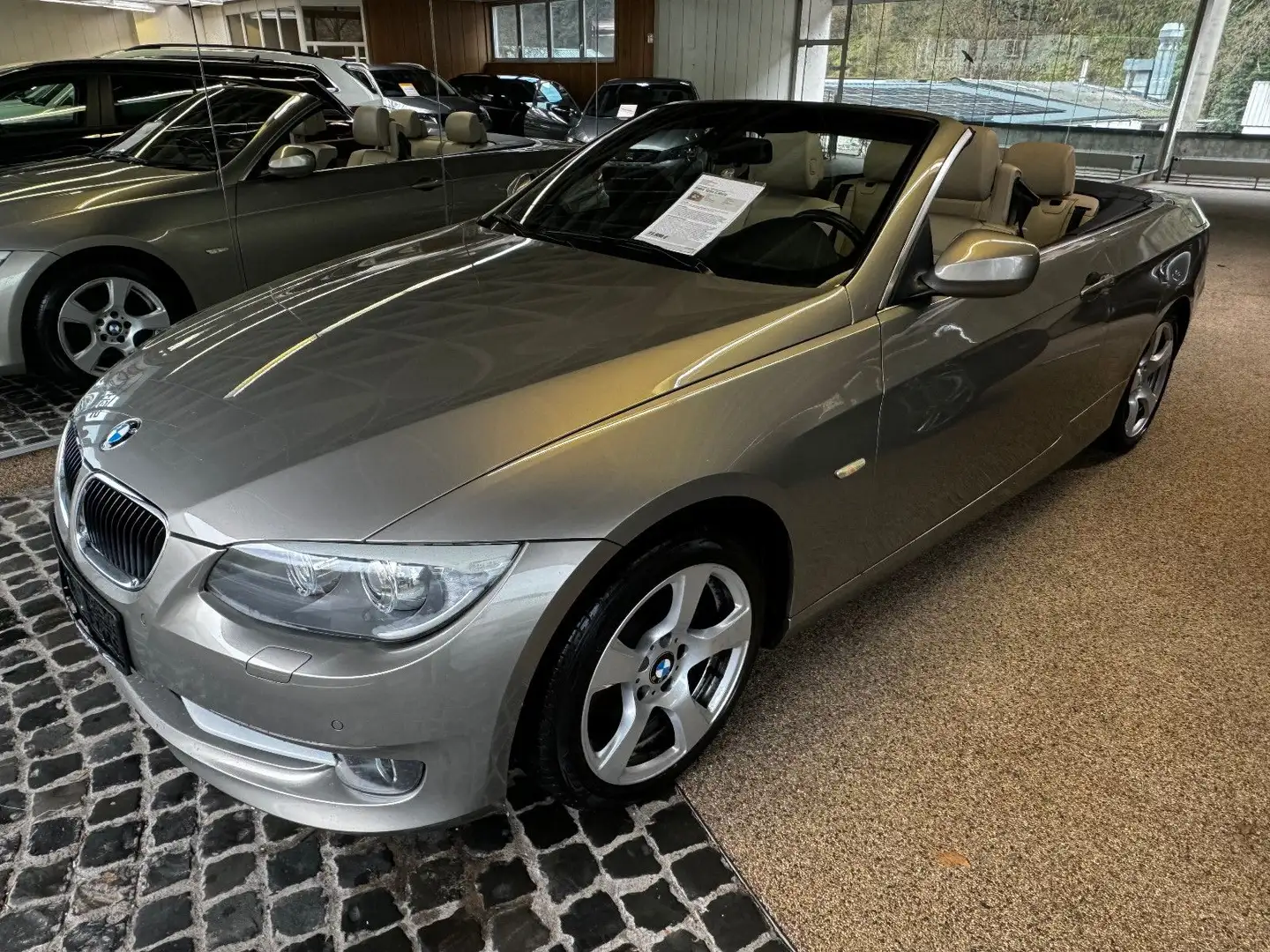 BMW 320 d Cabrio - 1