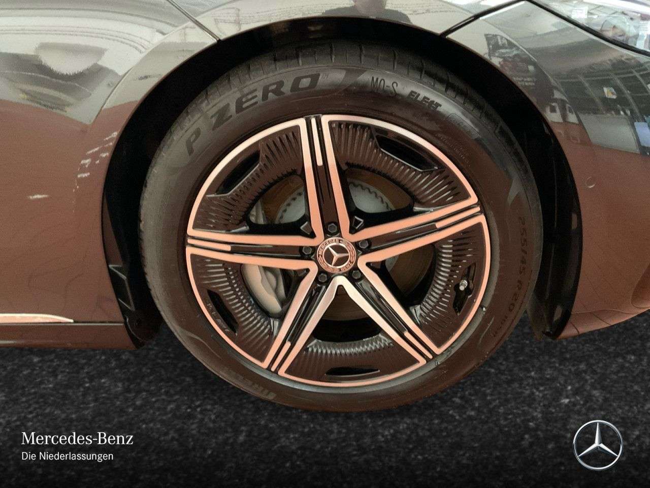 Mercedes-Benz EQS