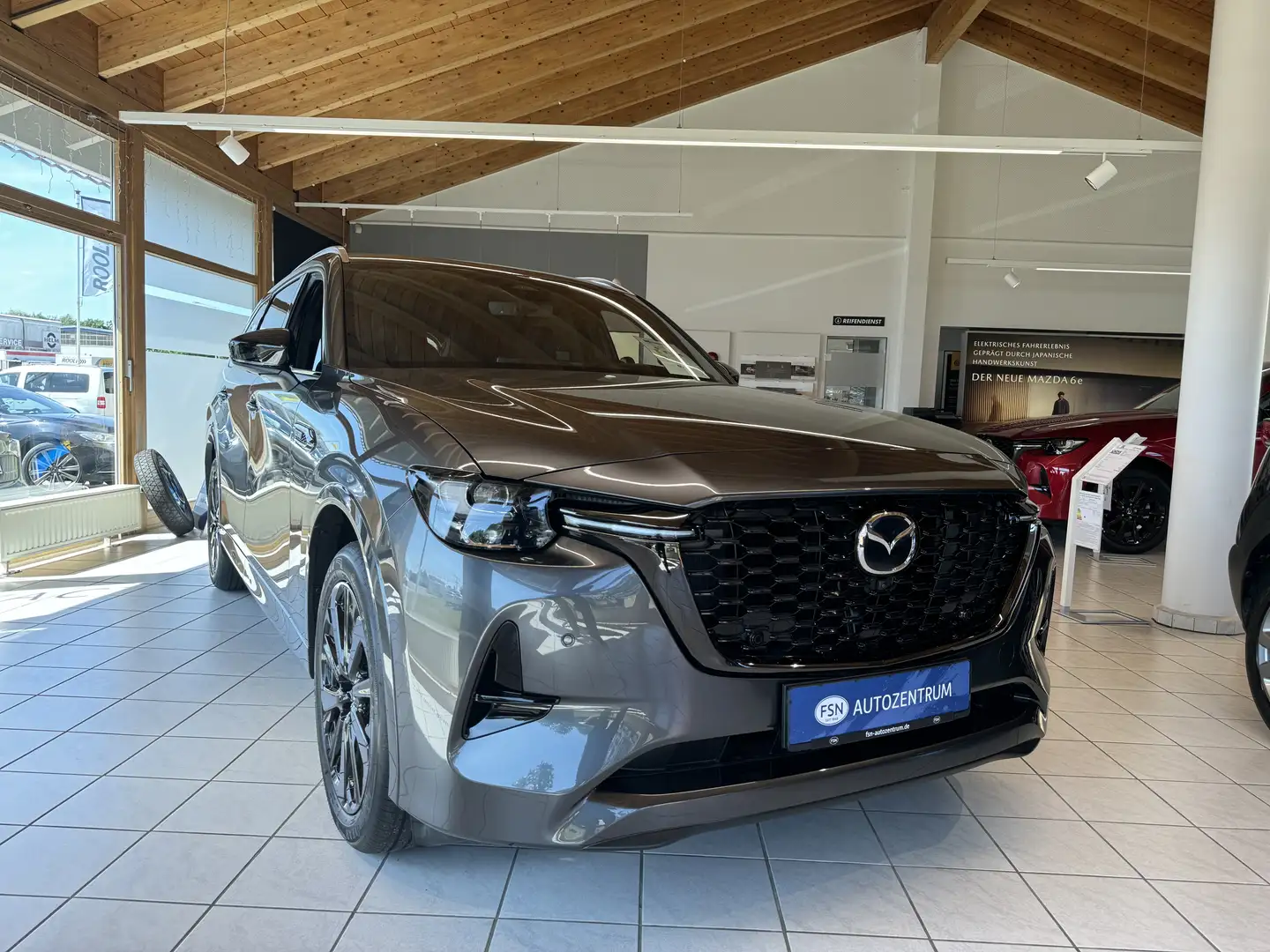 Mazda CX-80 3.3 254ps AT AWD Homura Plus CAHO 360° Grau - 2