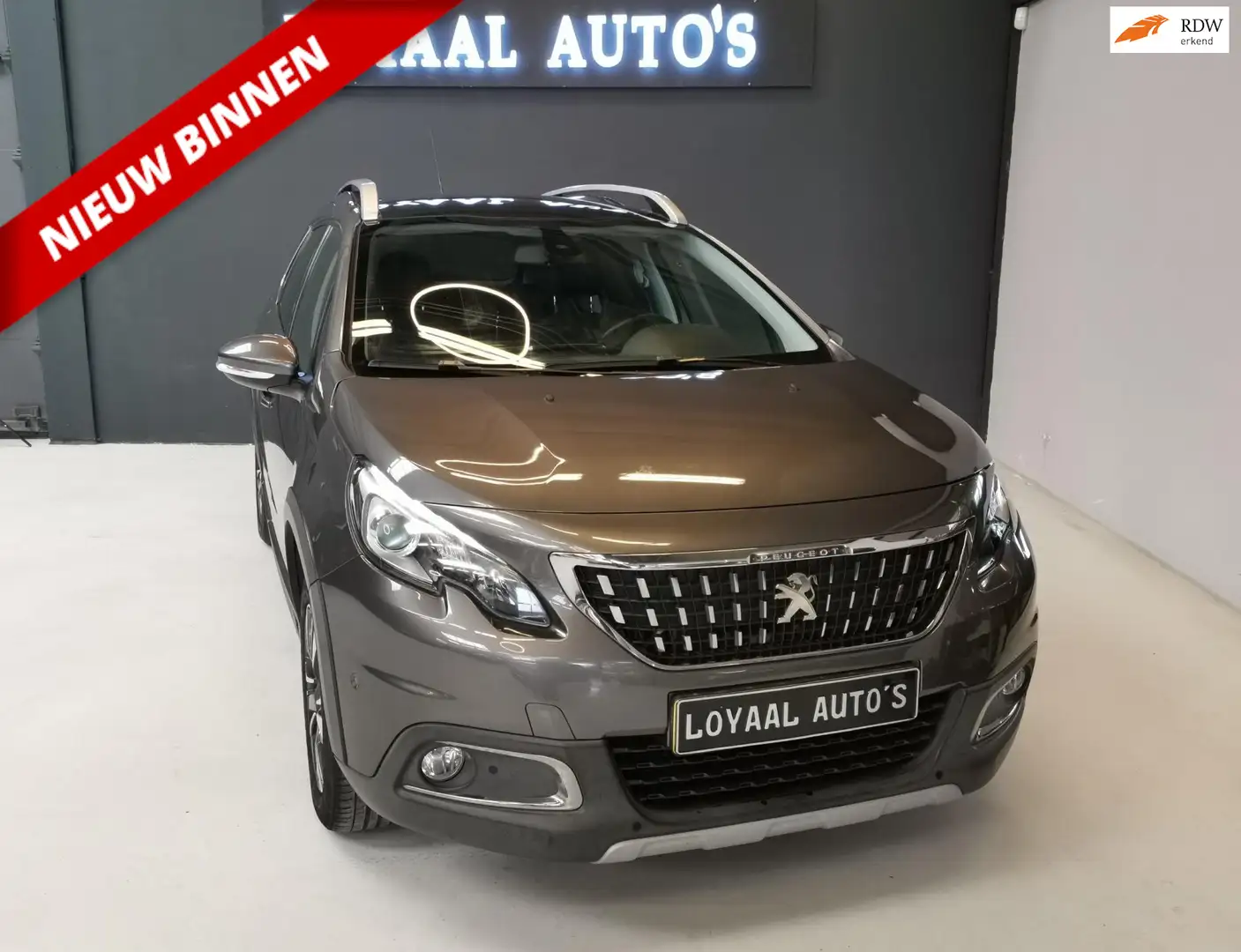 Peugeot 2008 1.2 PureTech Active | XENON | AIRCO | CRUISE | GLA Grijs - 1