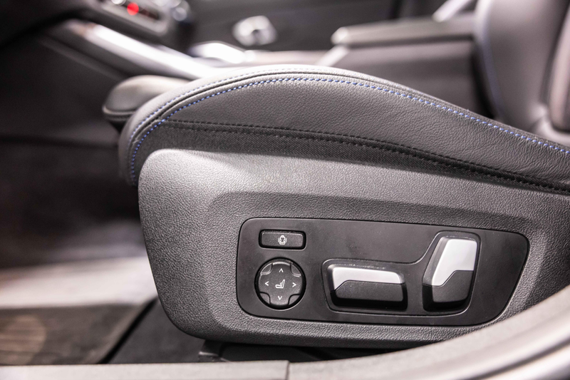 BMW 320 320i Touring M Sport | TOWB| PANO — photo 13