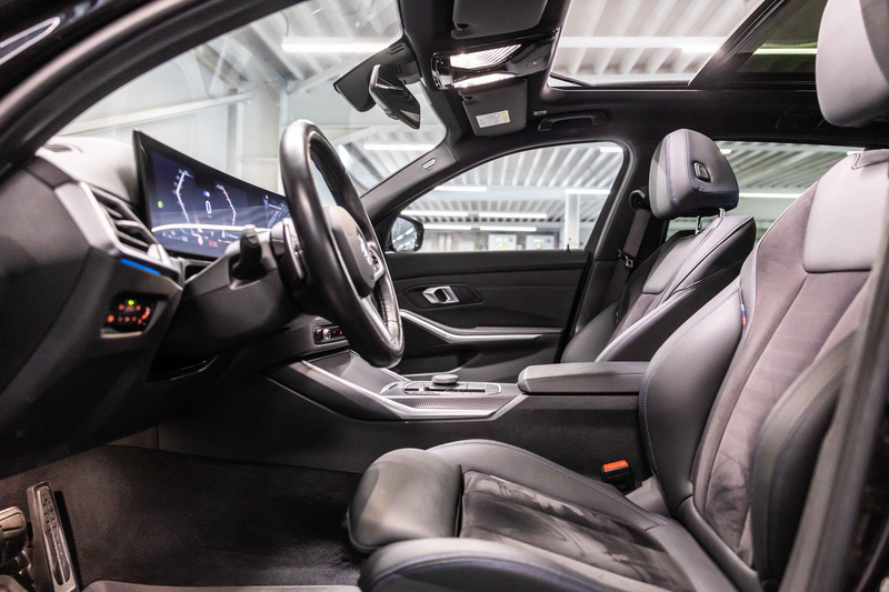 BMW 320 320i Touring M Sport | TOWB| PANO — photo 11