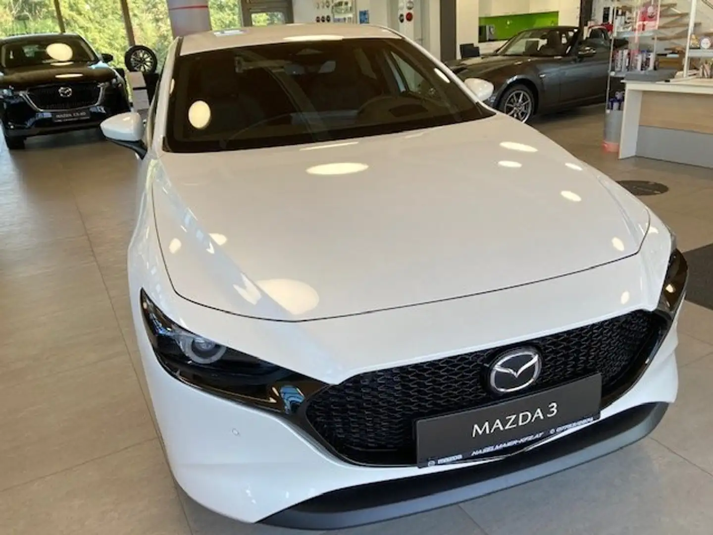 Mazda 3 e-Skyactiv-G122 Exclusive-Line DESIGN PACK Weiß - 2