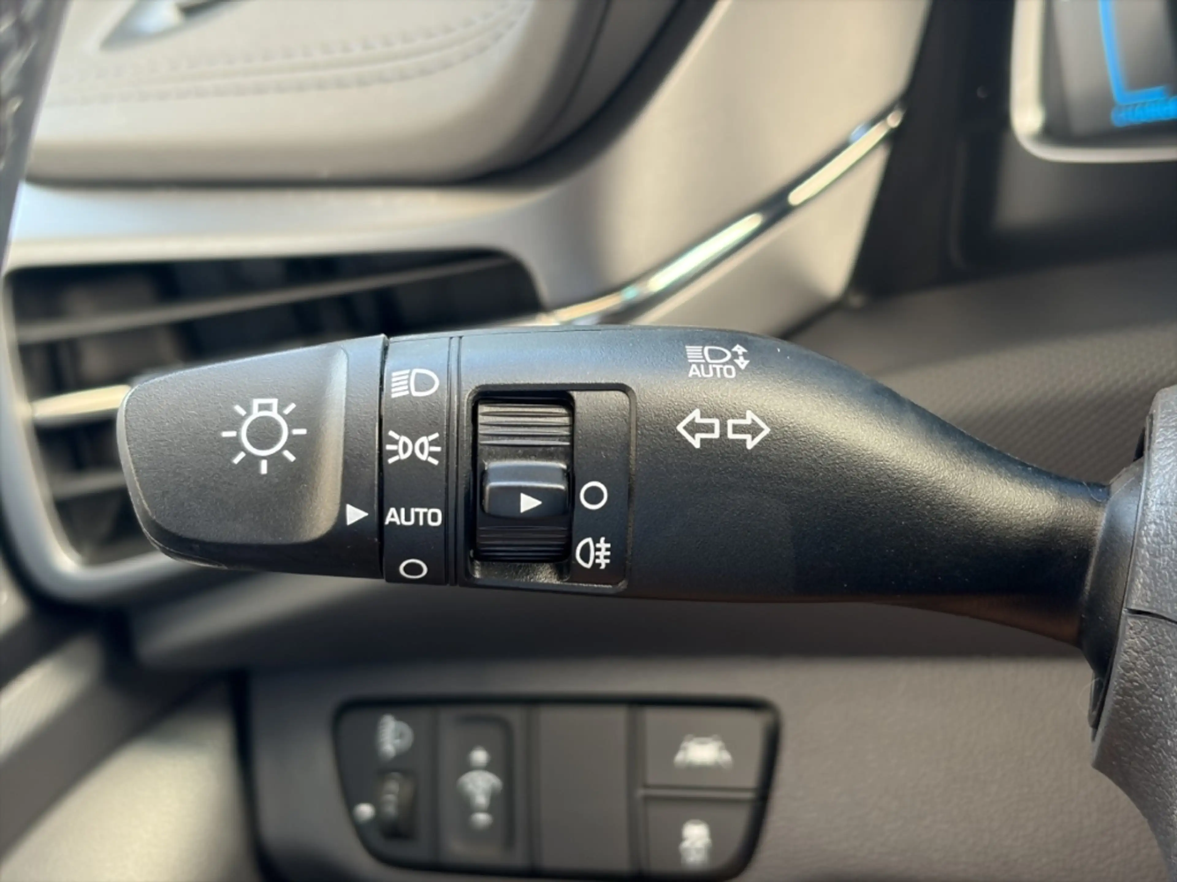 Hyundai IONIQ Plug-In Hybrid STYLE *INFINITY*LED*CAM*CARPLAY* — photo 15