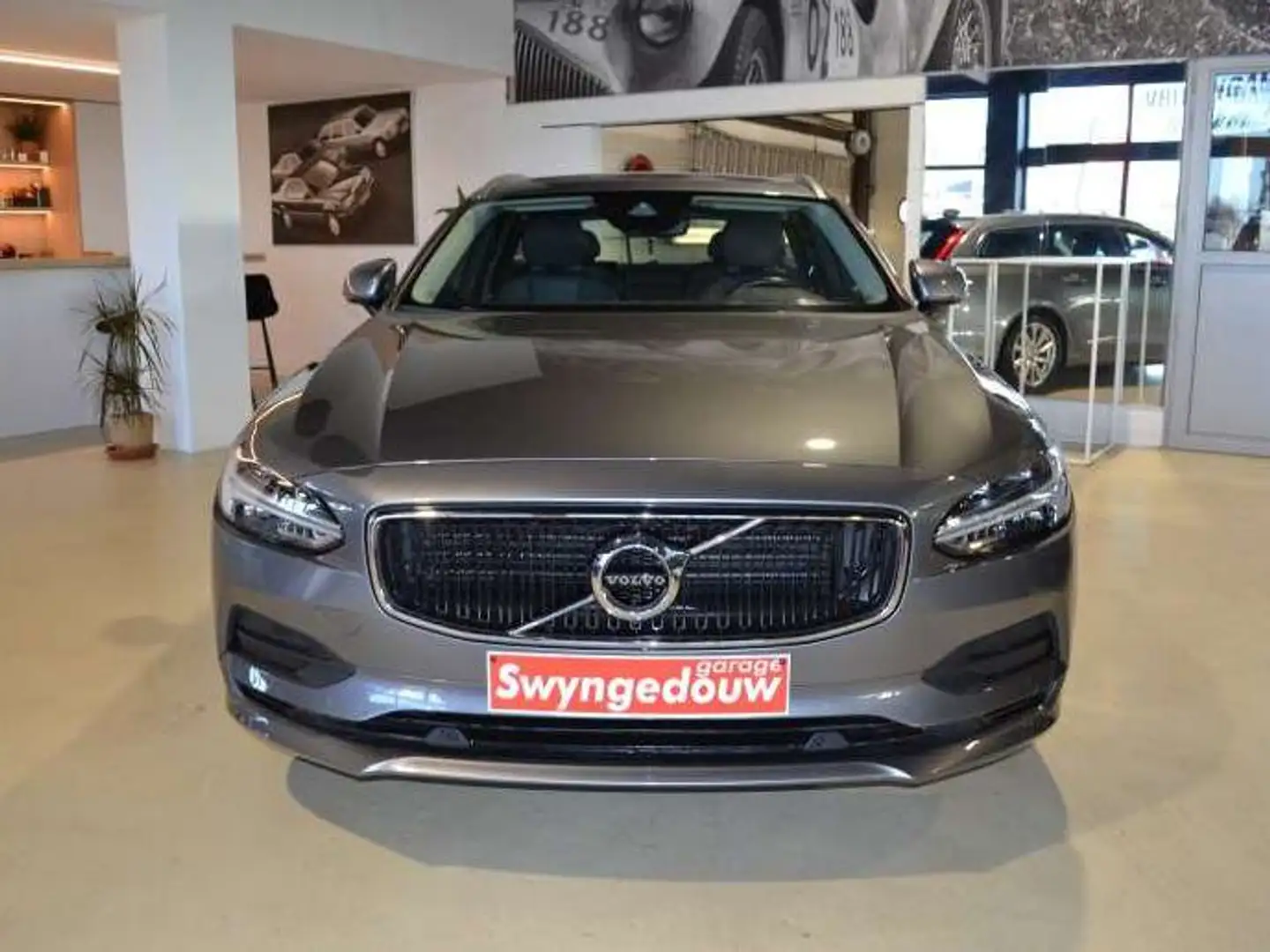 Volvo V90 2.0 D3 Momentum Geartronic Gris - 2