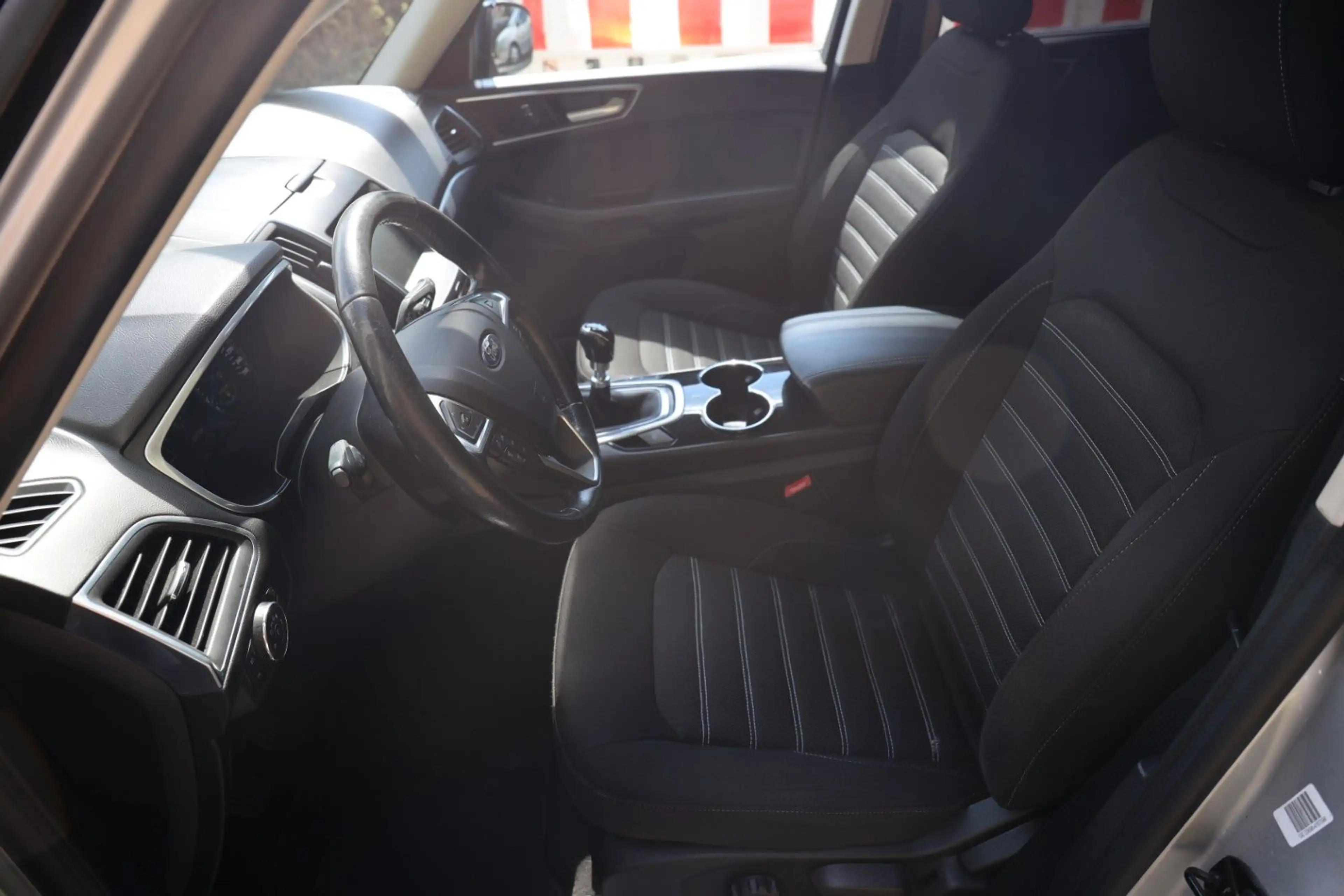 Ford Galaxy Titanium — photo 10