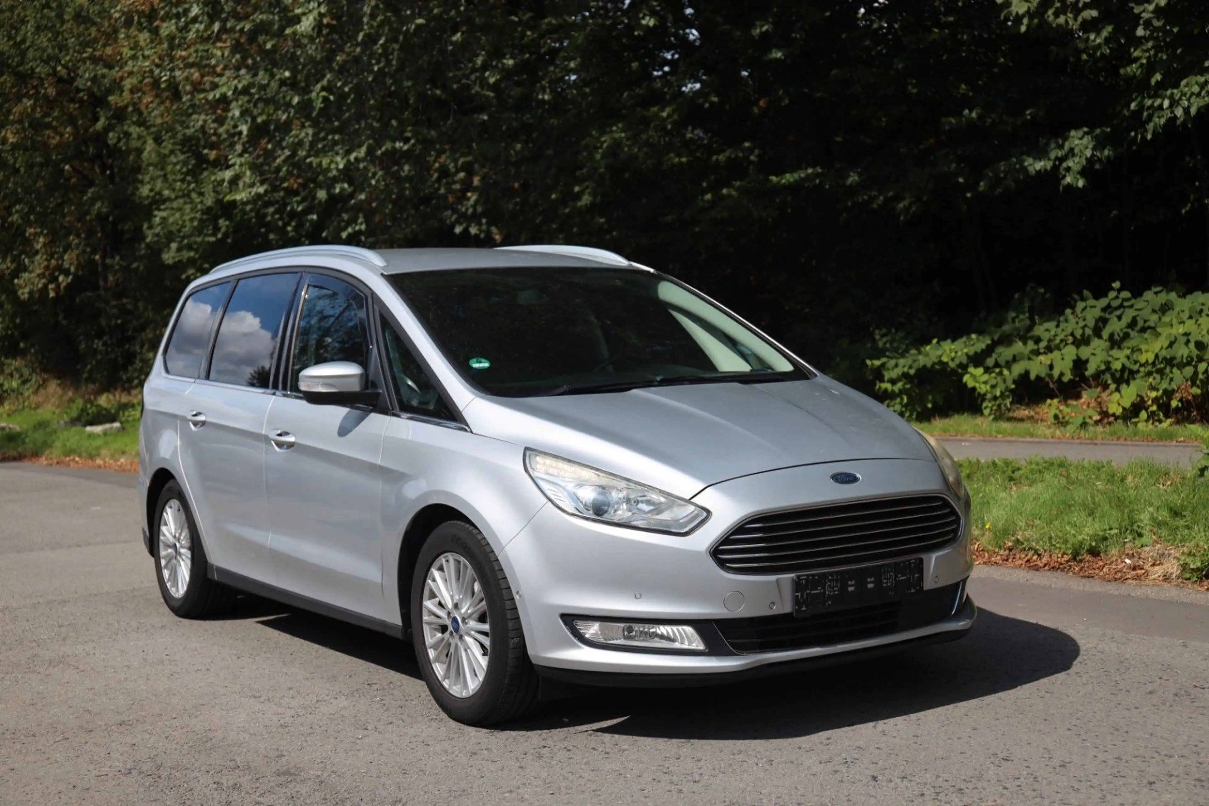 Ford Galaxy Titanium — photo 14