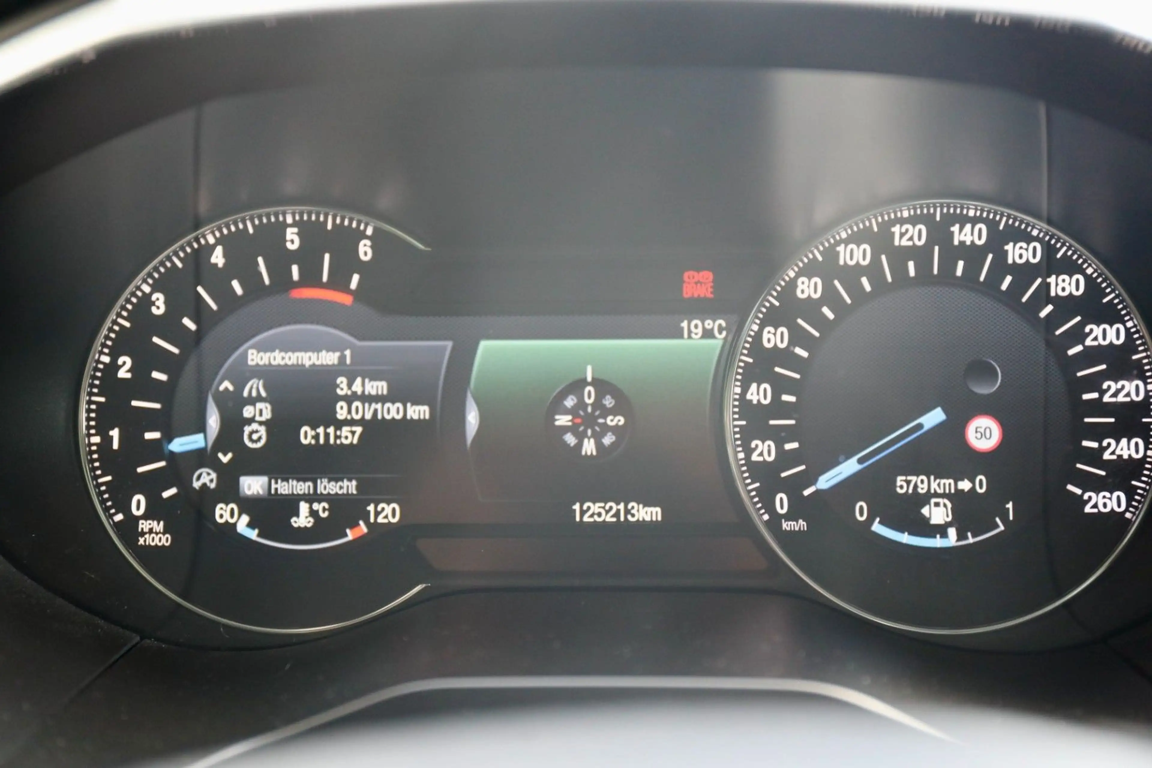 Ford Galaxy Titanium — photo 9
