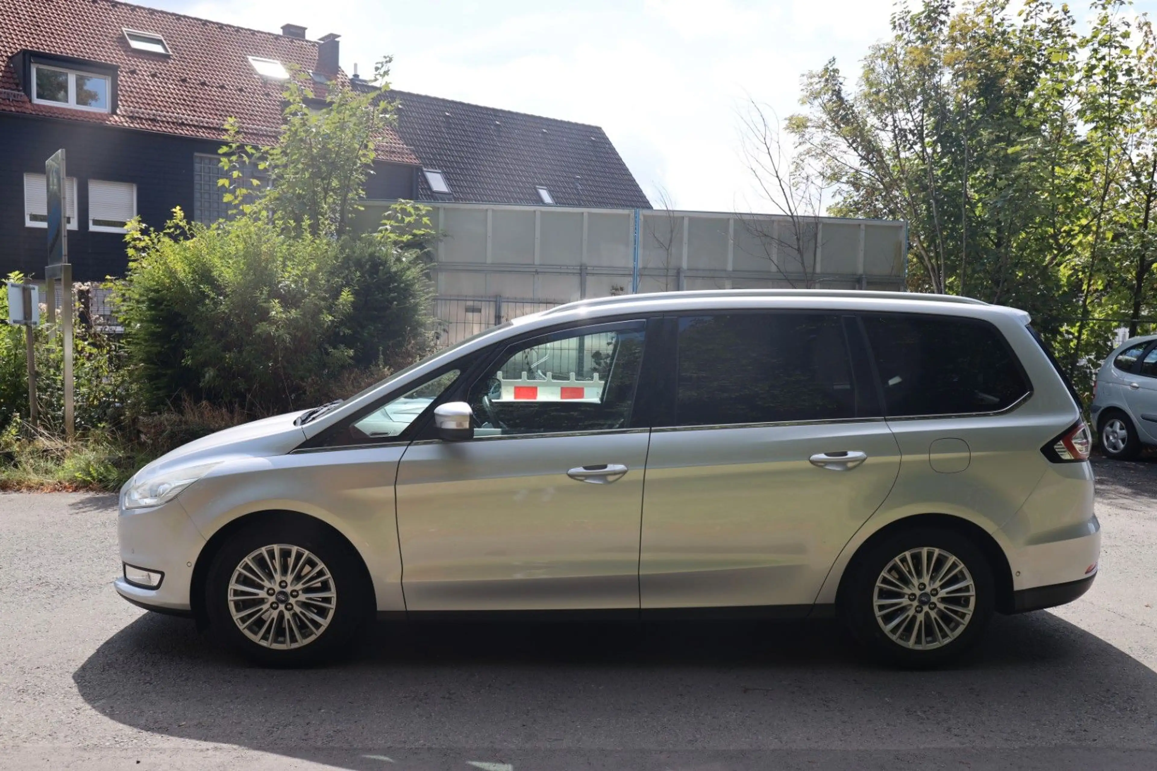 Ford Galaxy Titanium — photo 6