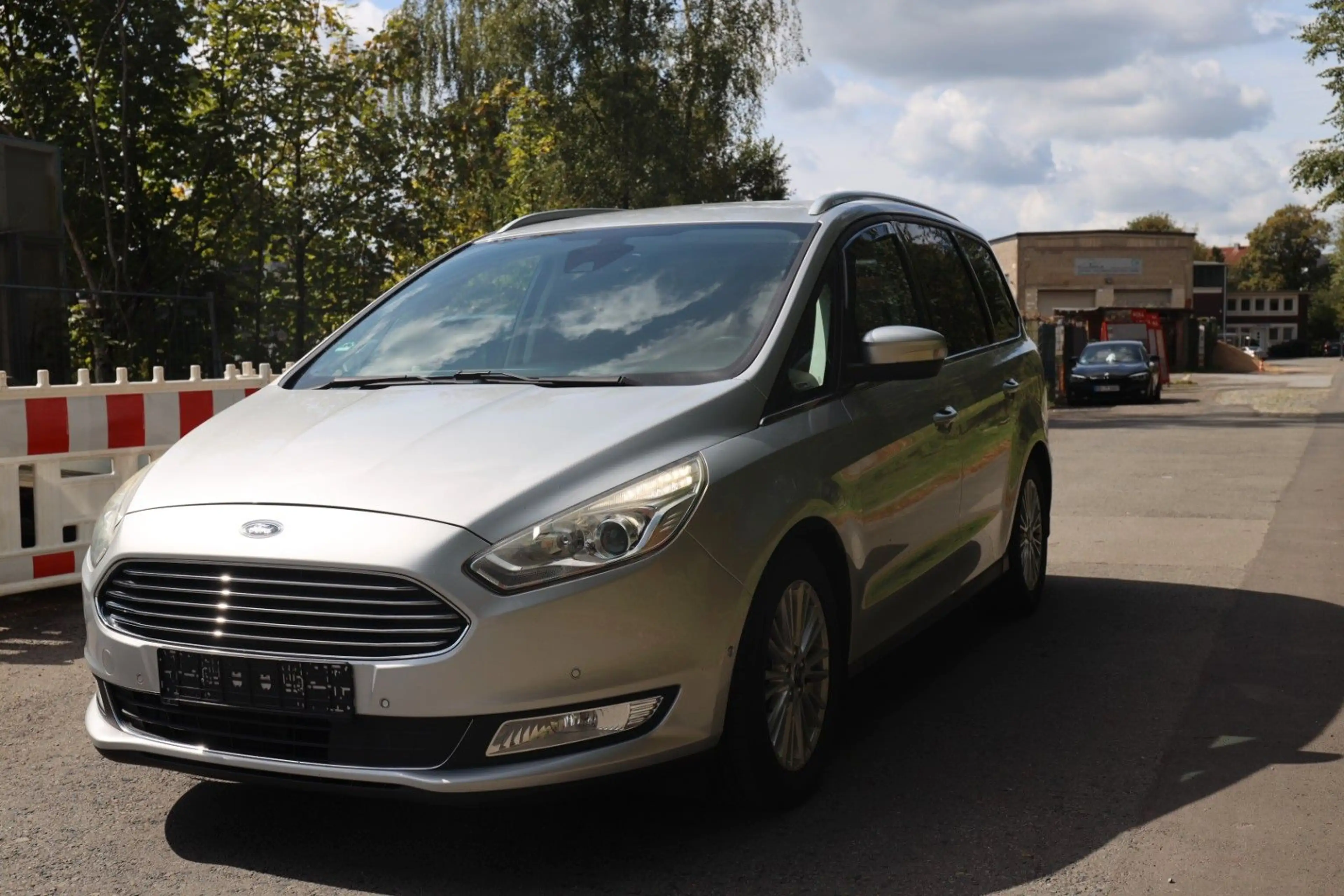 Ford Galaxy Titanium — photo 3