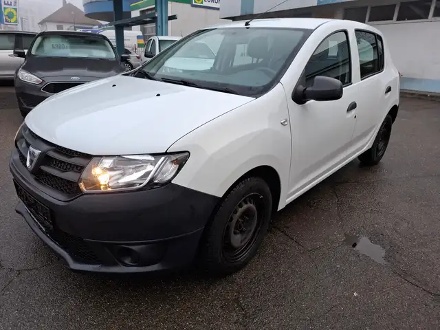 Dacia Sandero Essentiel