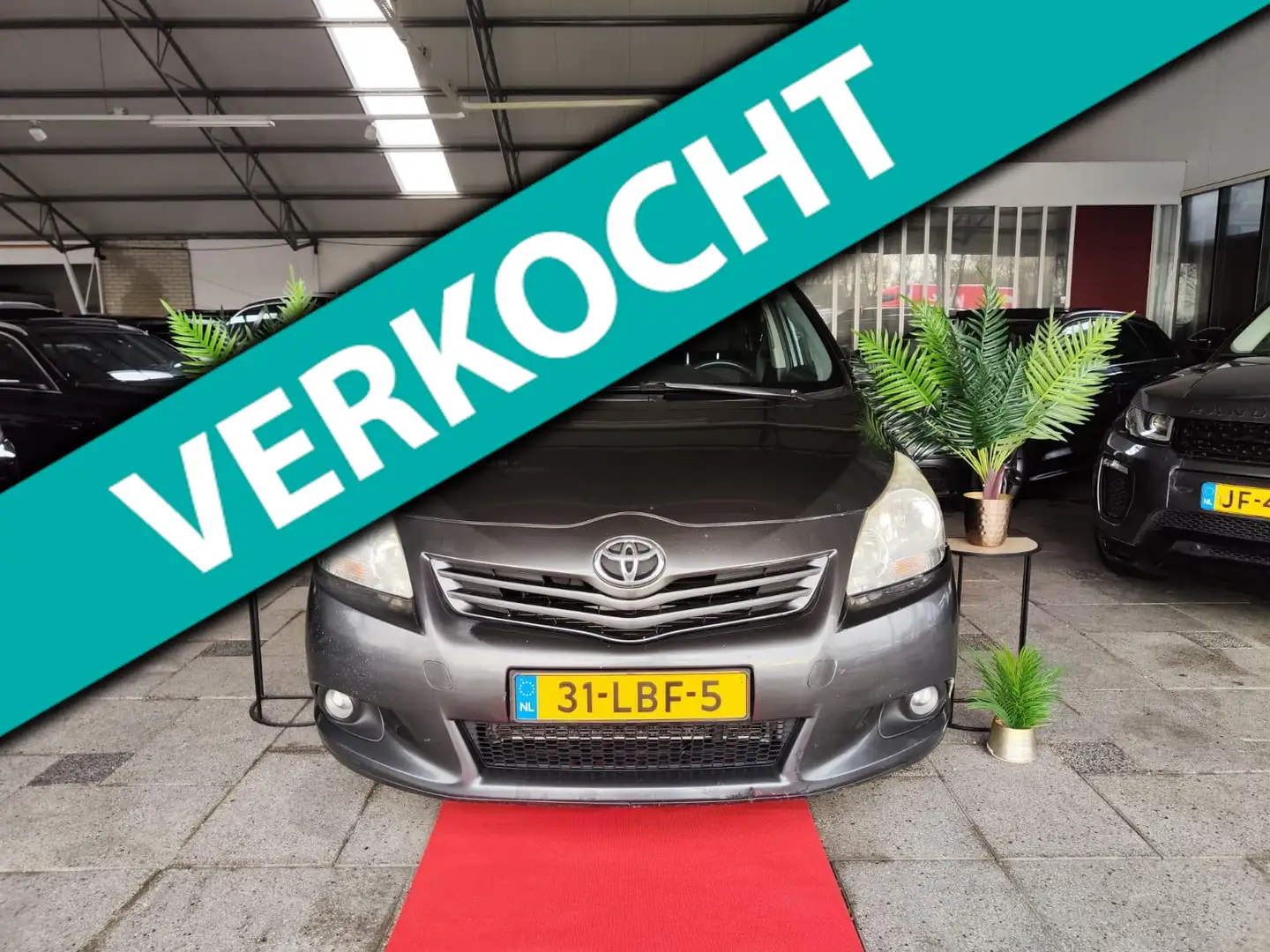 Toyota Verso 2.2 D-4D DYNAMIC BUSINESS 7PERSOONS! 2010 Grijs - 1