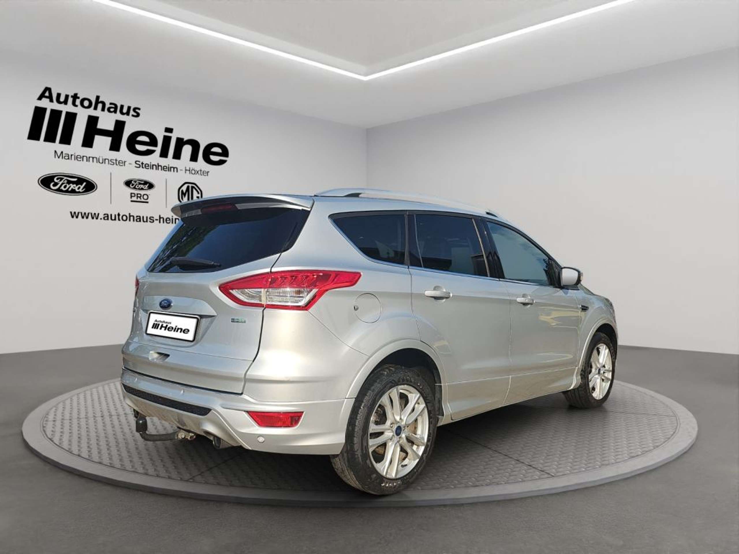 Fahrzeugabbildung Ford Kuga 1.5 EcoBoost 2x4 Individual - mit KI generiert/bearbeitet