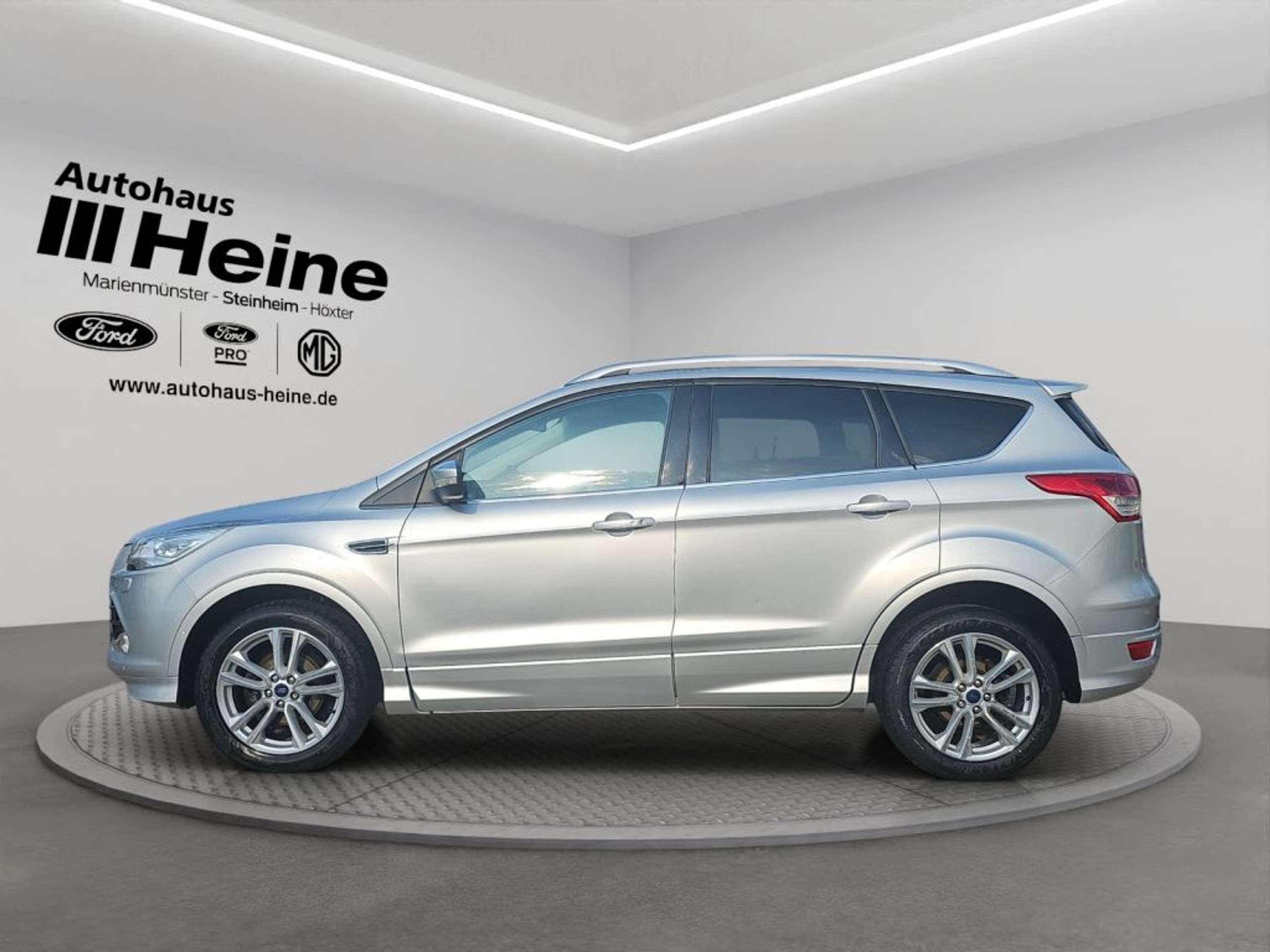 Fahrzeugabbildung Ford Kuga 1.5 EcoBoost 2x4 Individual - mit KI generiert/bearbeitet