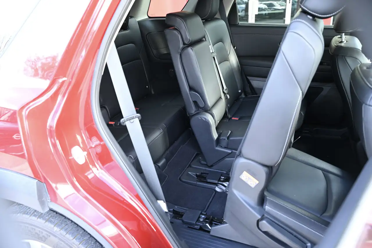 Nissan Pathfinder снимка Nissan Pathfinder