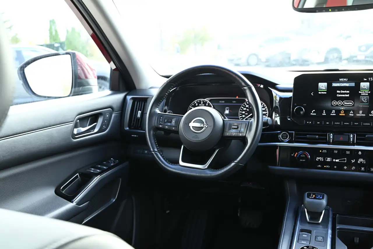 Nissan Pathfinder снимка Nissan Pathfinder
