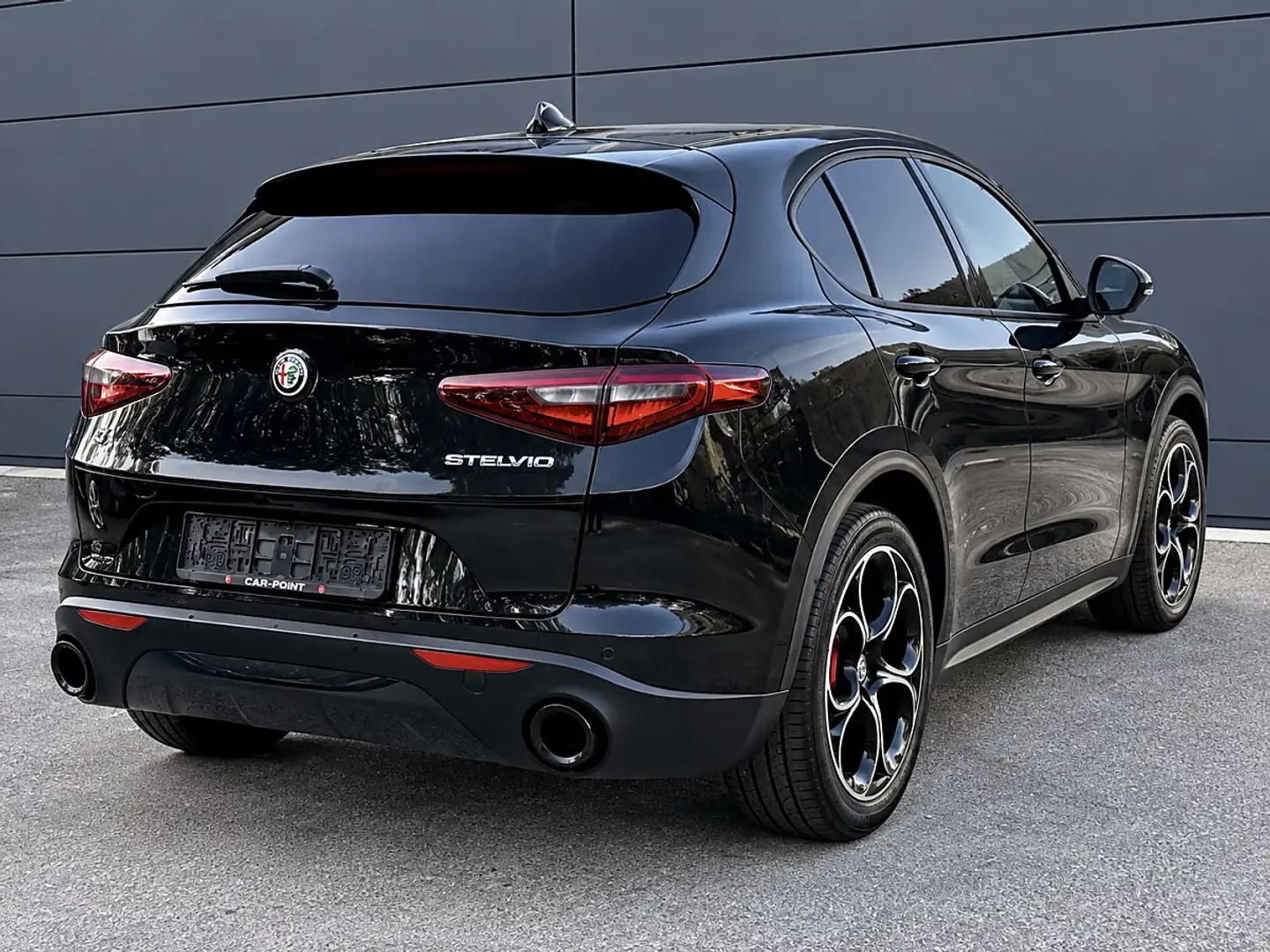 Alfa Romeo Stelvio 2.2 16V JTDM AT8 Q4 Super+Sprint Paket Schwarz - 2