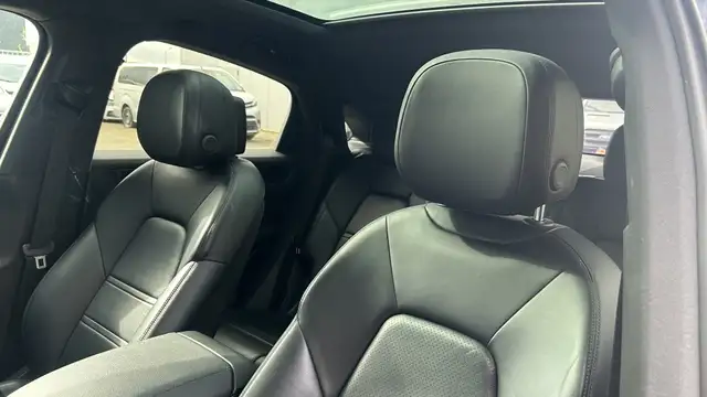 Porsche Cayenne view 15
