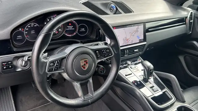 Porsche Cayenne view 12