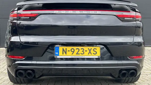 Porsche Cayenne view 7