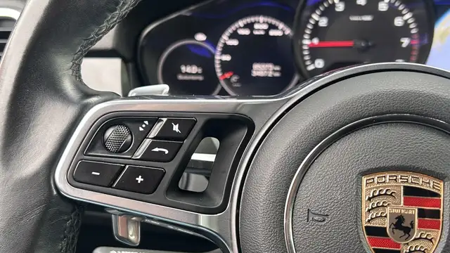 Porsche Cayenne view 24