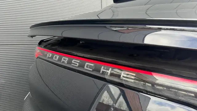 Porsche Cayenne view 9