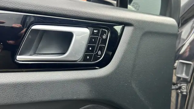 Porsche Cayenne view 18