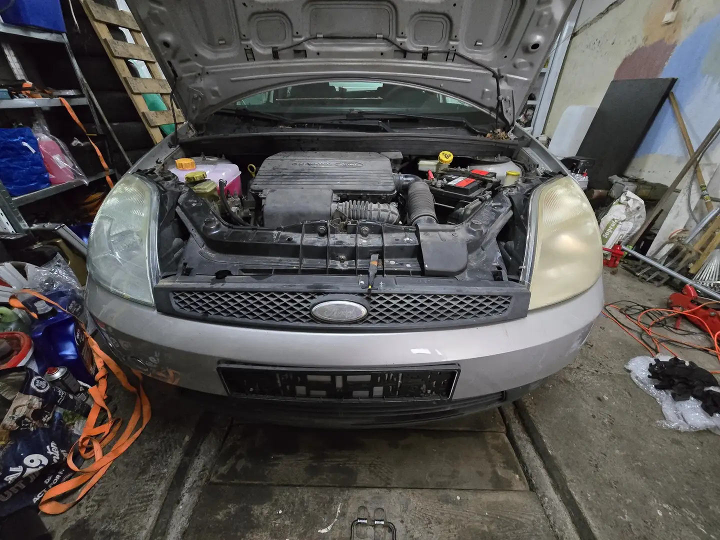 Ford Fiesta 1.3i Ambiente - 1