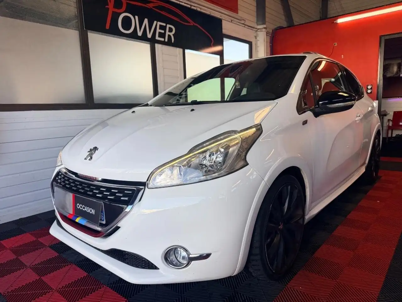 Peugeot 208 208