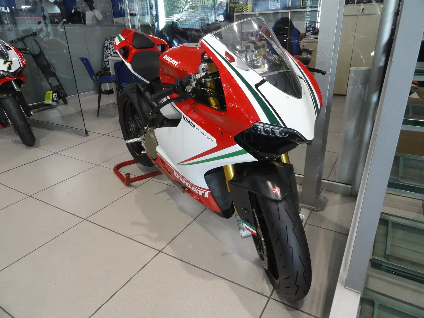 Ducati 1199 Panigale TRICOLORE Rosso - 2