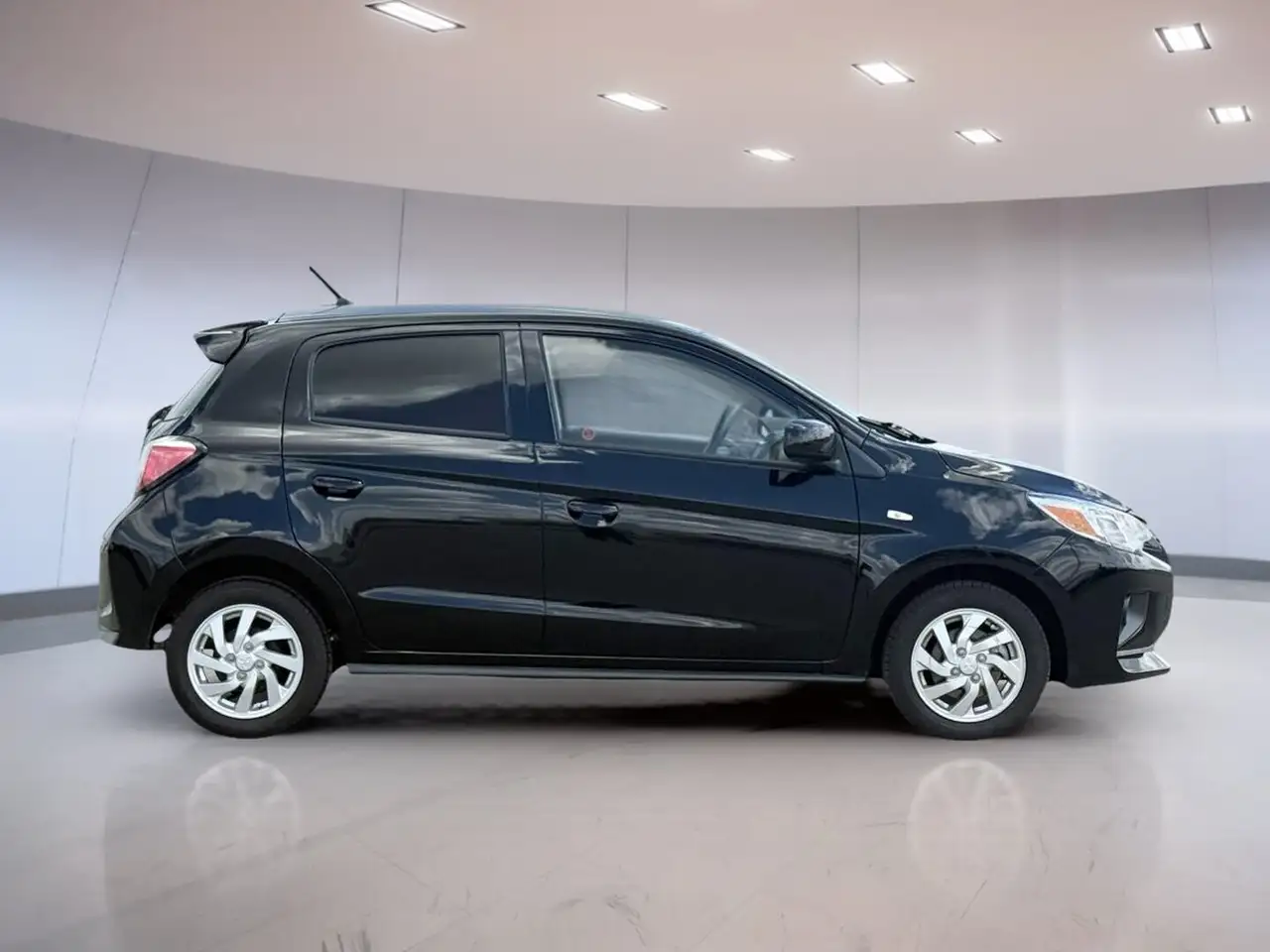 Mitsubishi Mirage снимка Mitsubishi Mirage