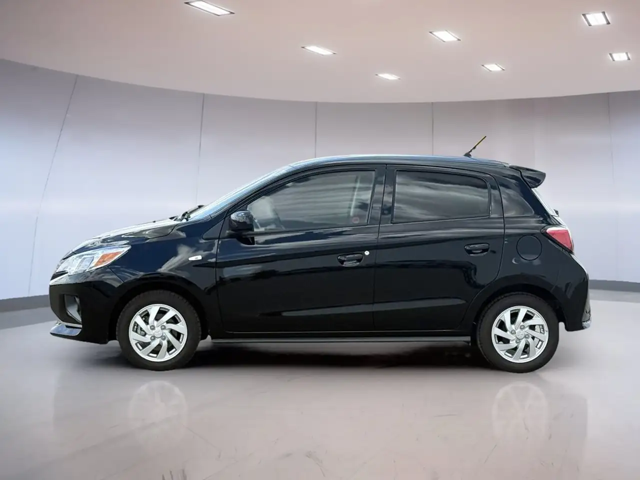 Mitsubishi Mirage снимка Mitsubishi Mirage
