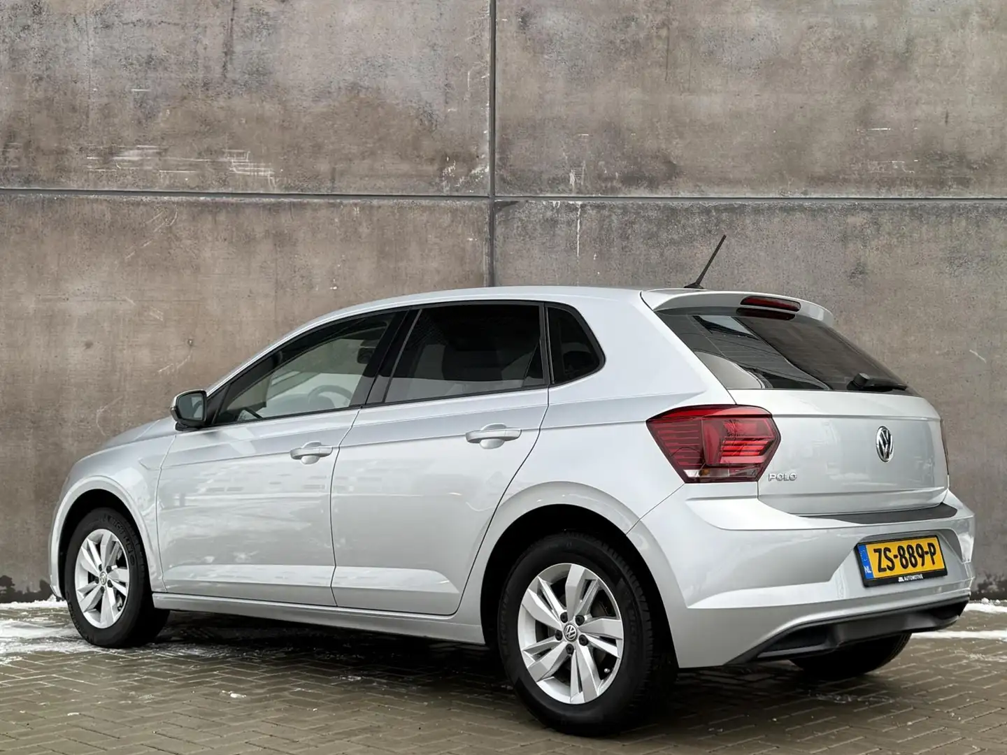 Volkswagen Polo 1.0 TSI Comfortline Business CarPlay | Airco! Grau - 2