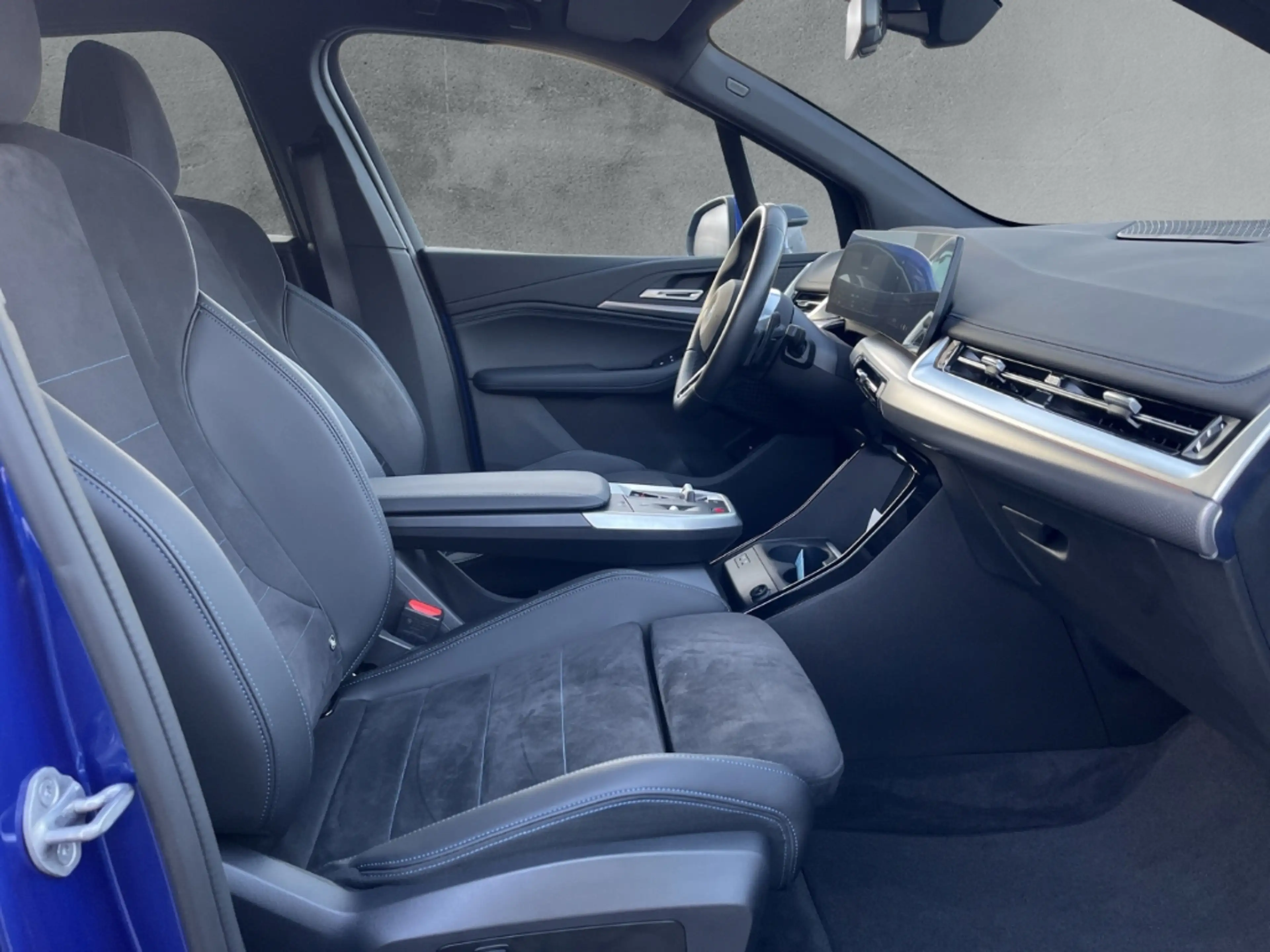 BMW 223 Active Tourer xDRIVE M SPORT AUTOMATIK NAVI AHK KA — photo 11