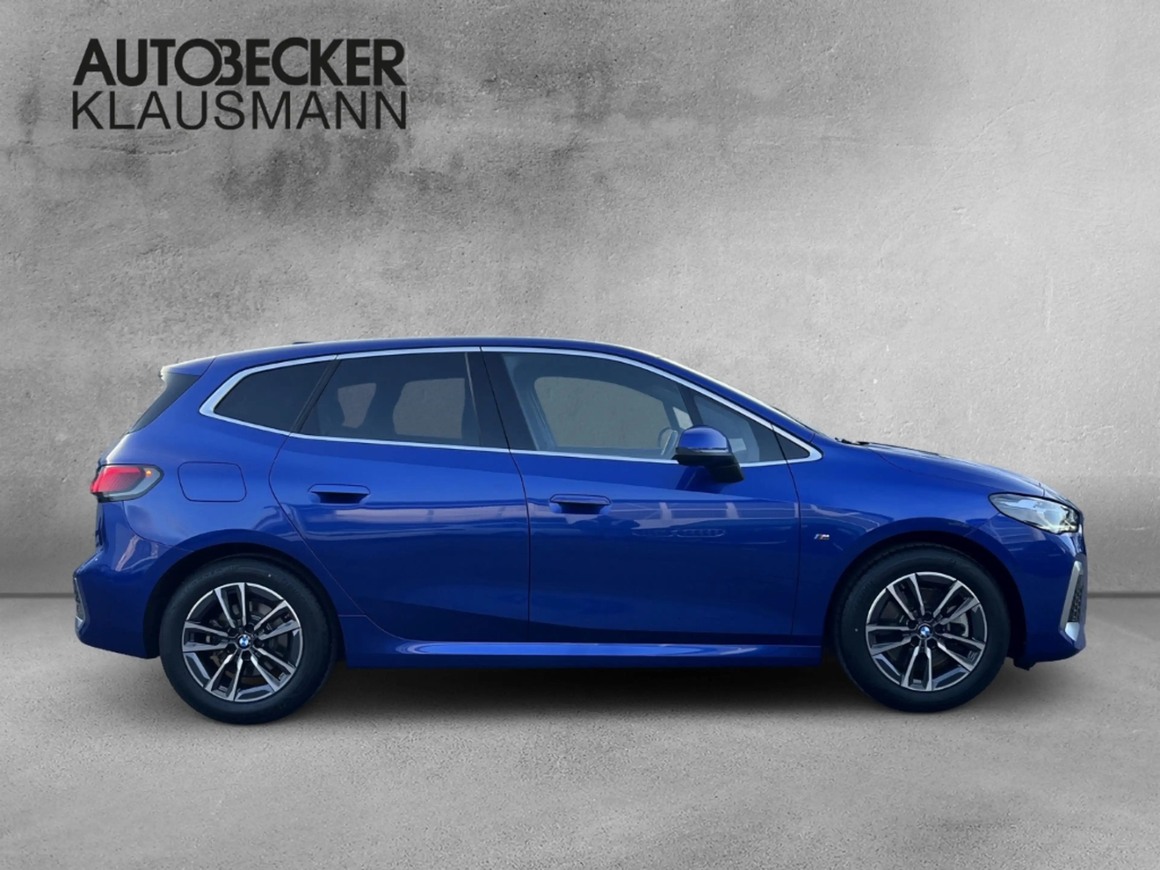 BMW 223 Active Tourer xDRIVE M SPORT AUTOMATIK NAVI AHK KA — photo 4