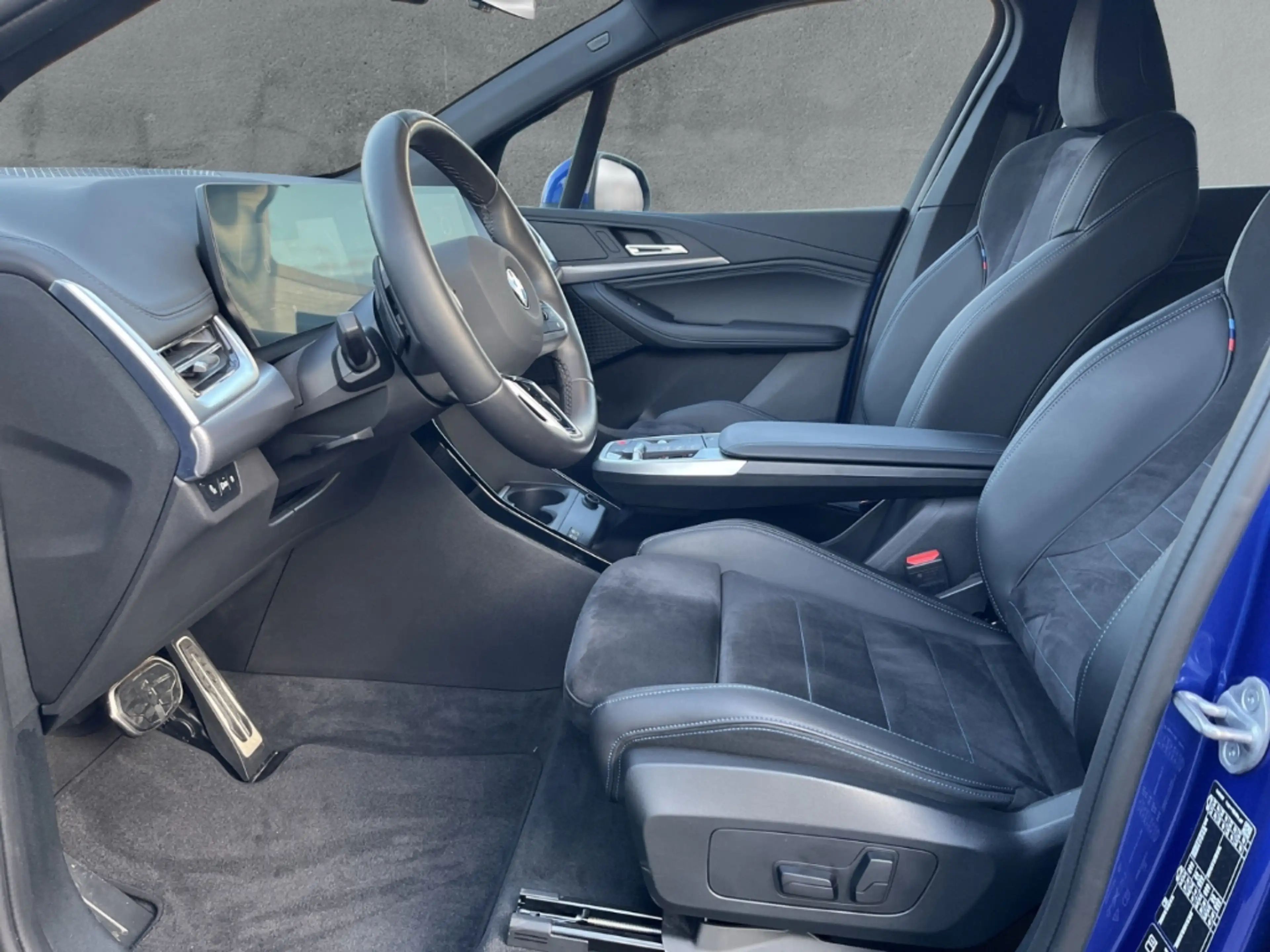 BMW 223 Active Tourer xDRIVE M SPORT AUTOMATIK NAVI AHK KA — photo 8