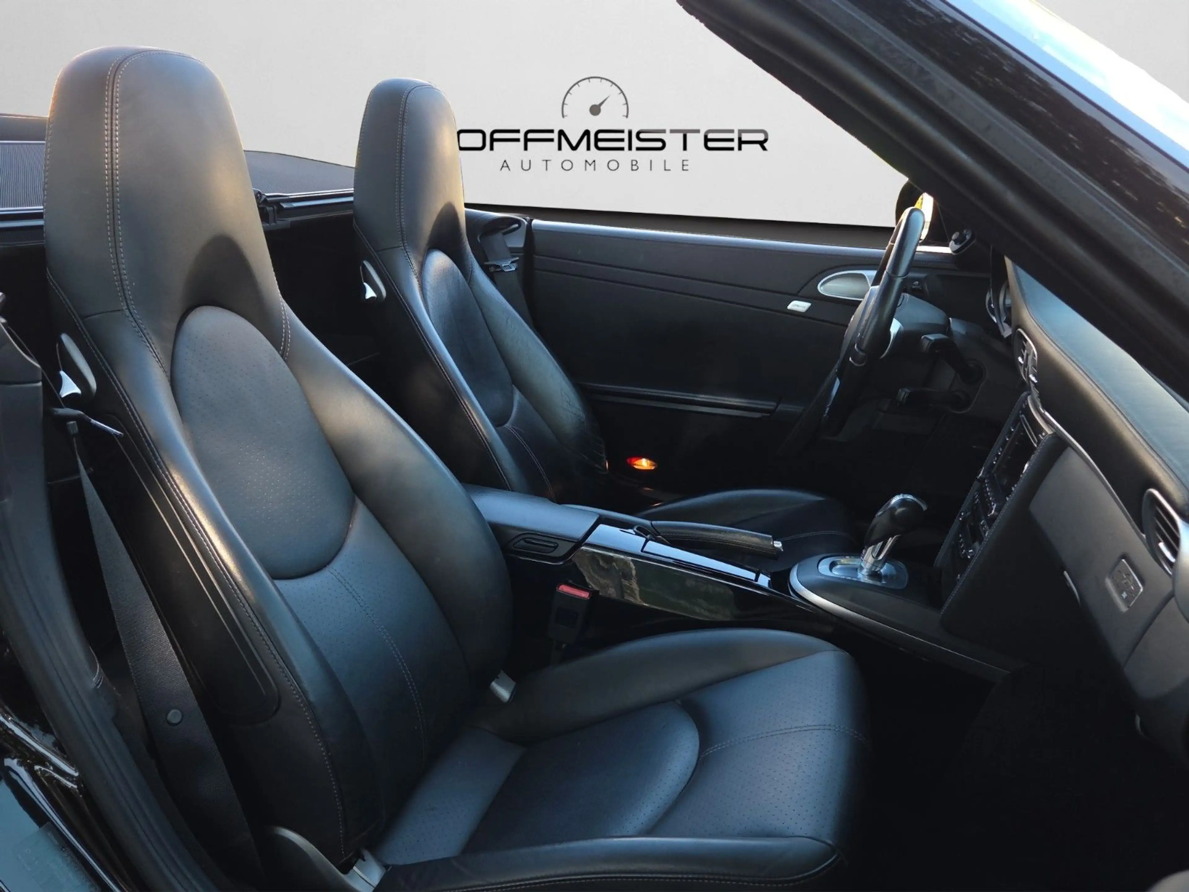 Porsche 911 Carrera Black Edition Cabrio — photo 9