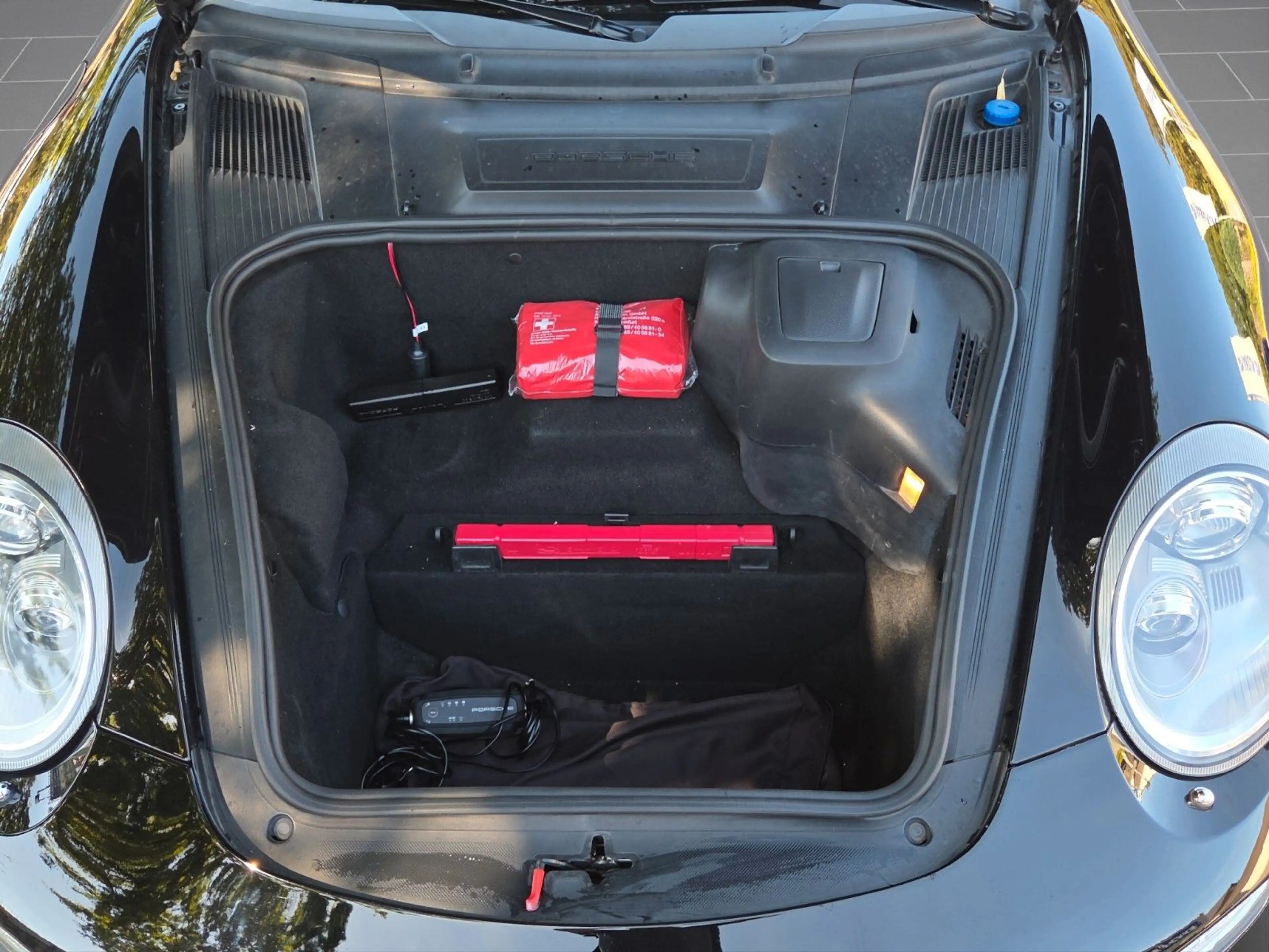 Porsche 911 Carrera Black Edition Cabrio — photo 13