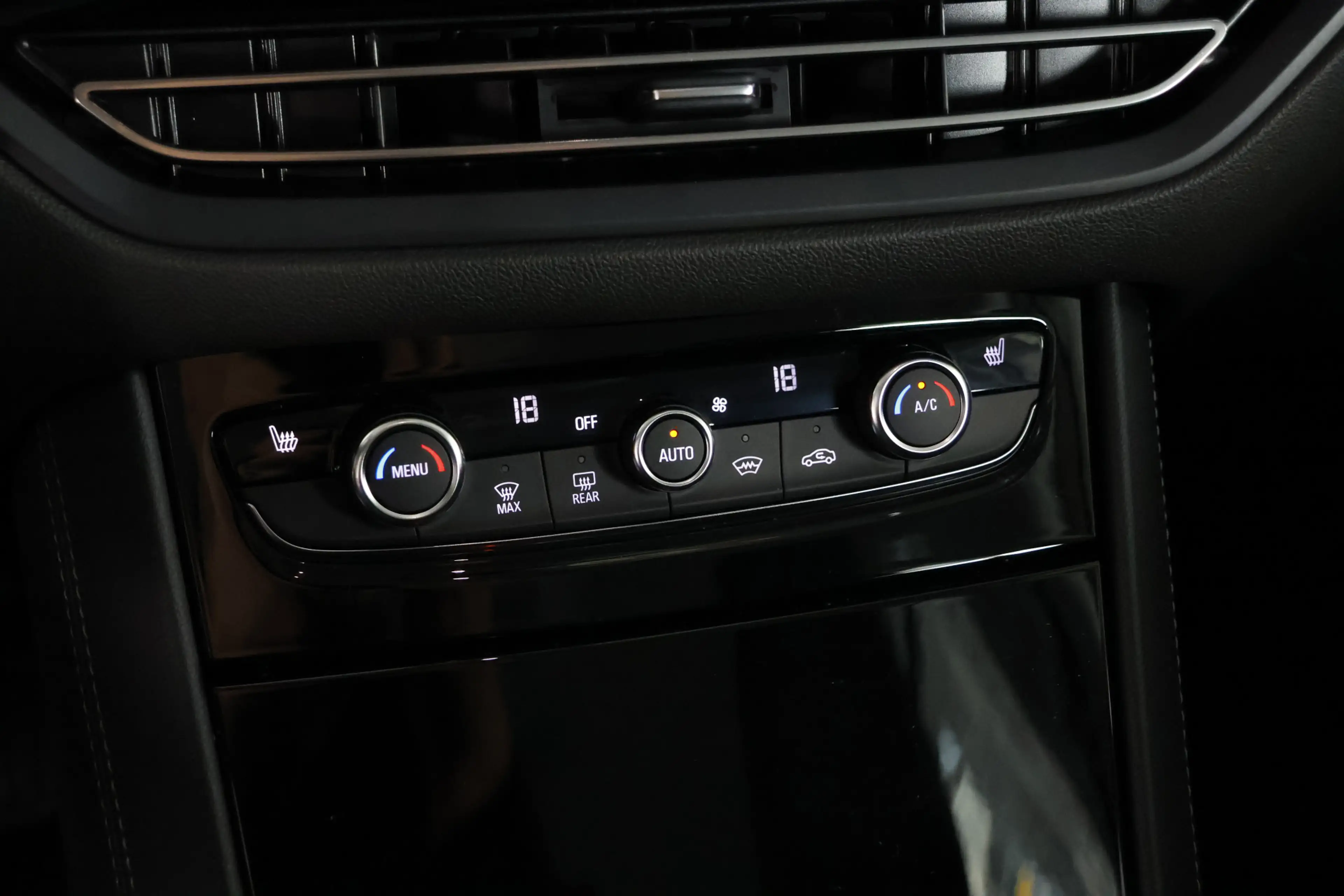 Opel Grandland 1.2 Turbo NJOY Edition / LED / ACC / CarPlay / Cam — photo 17