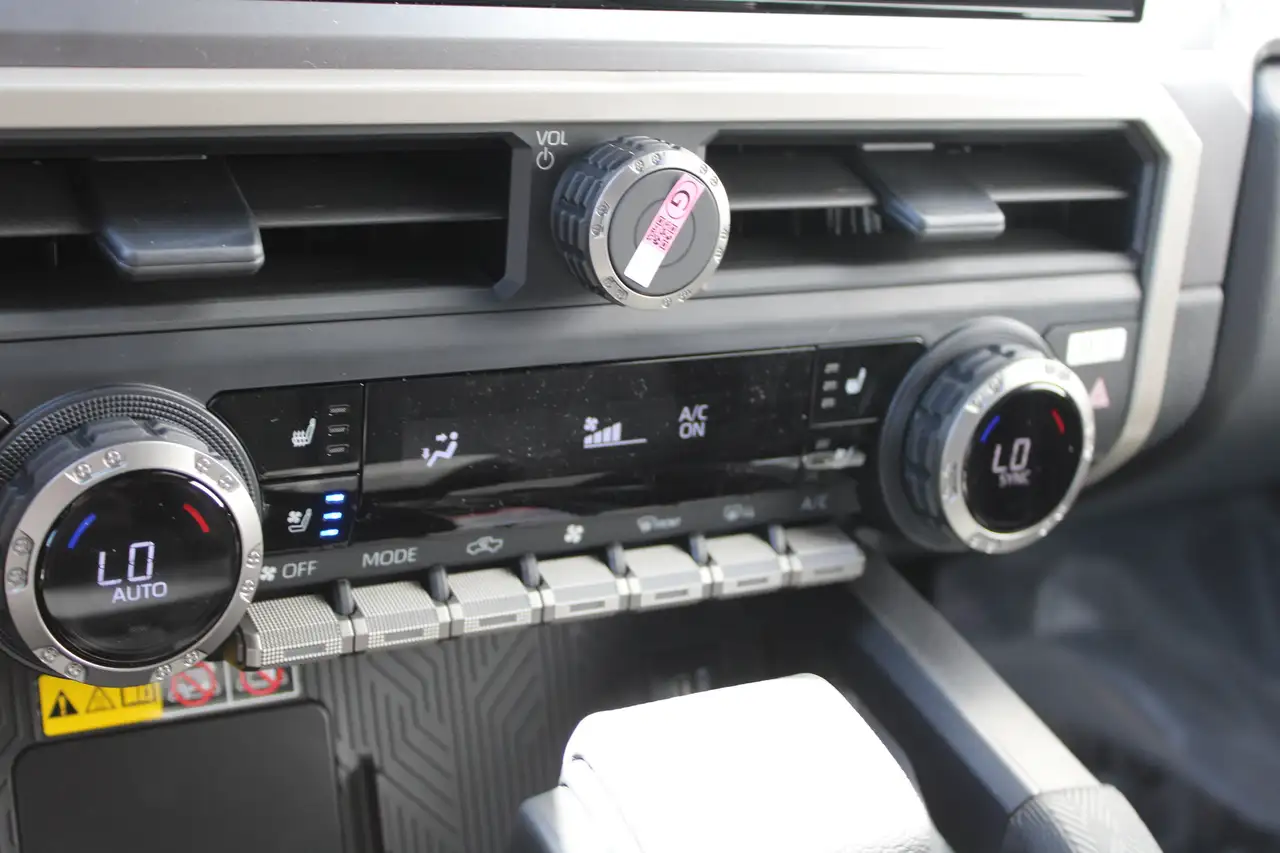 Toyota Tacoma снимка Toyota Tacoma