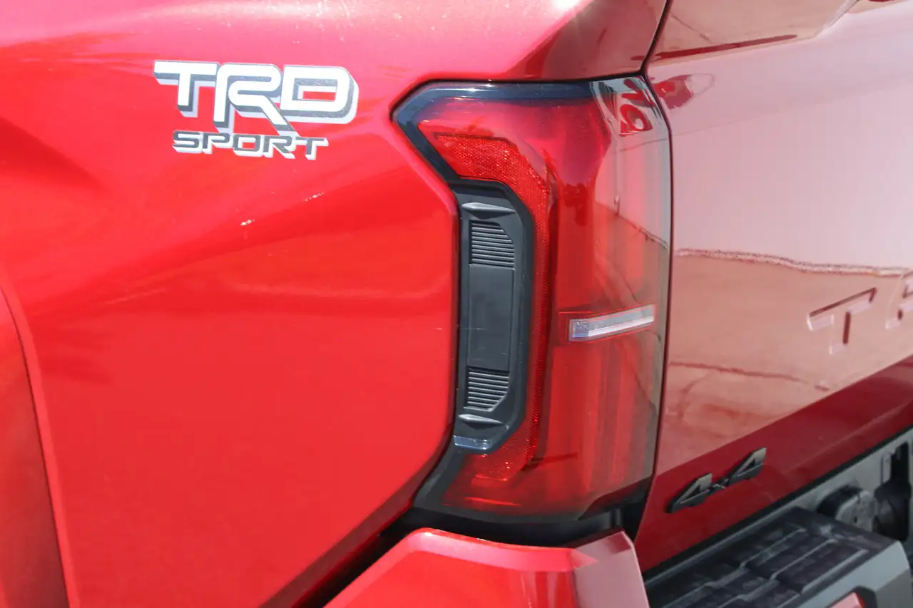 Toyota Tacoma снимка Toyota Tacoma
